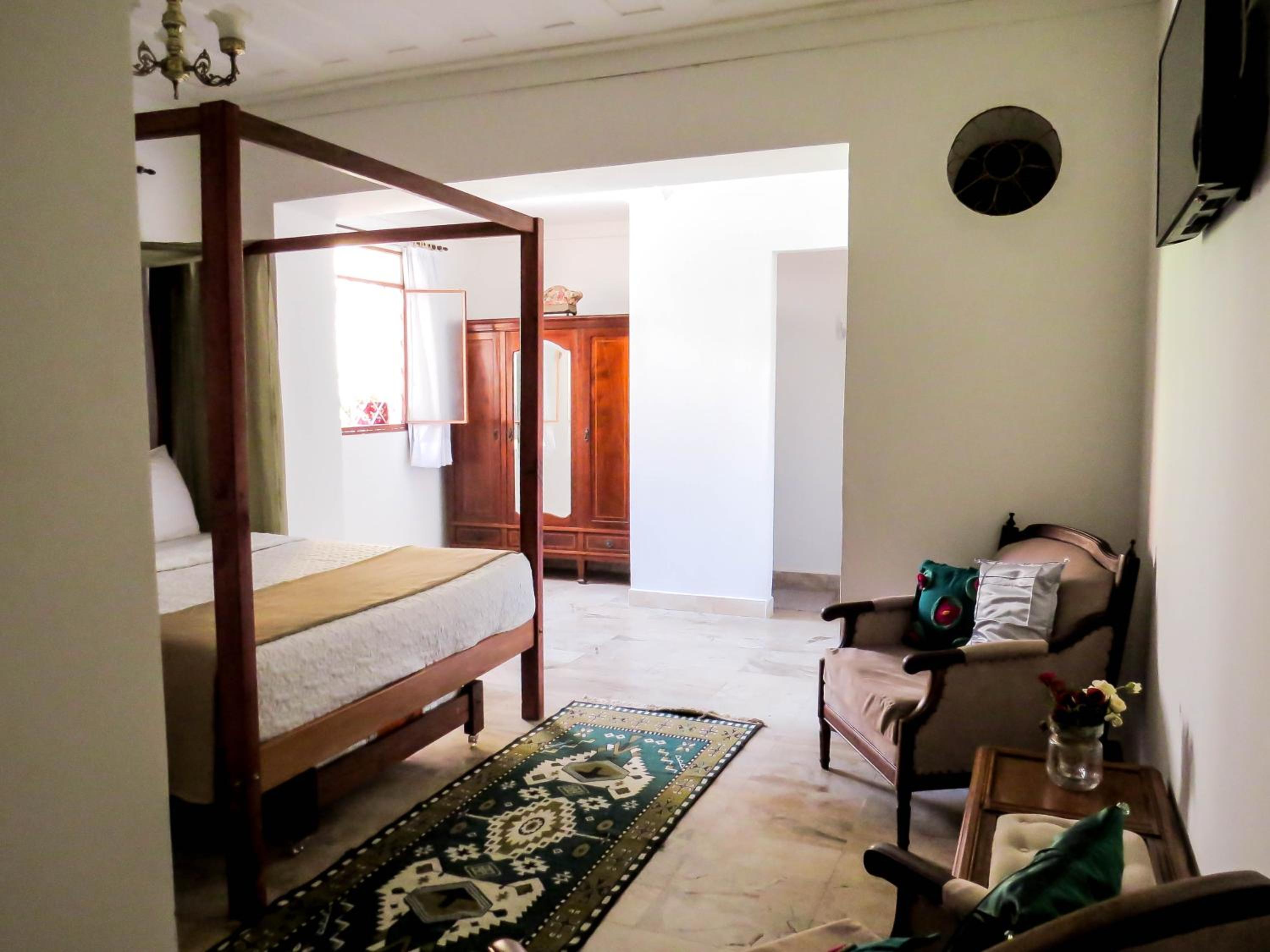 Double Room with Extra Bed photo 1