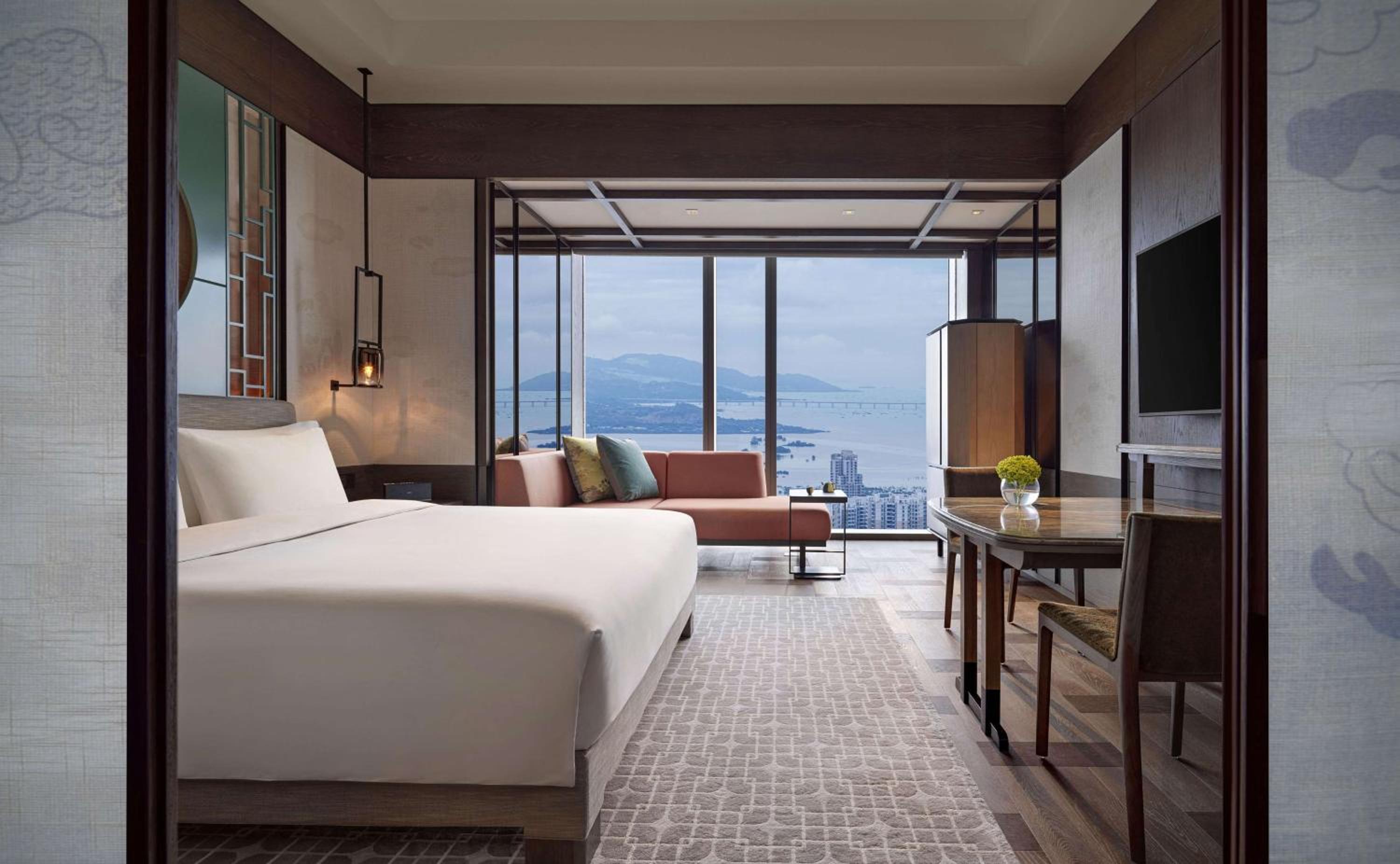 King Room with City View - Photo 2