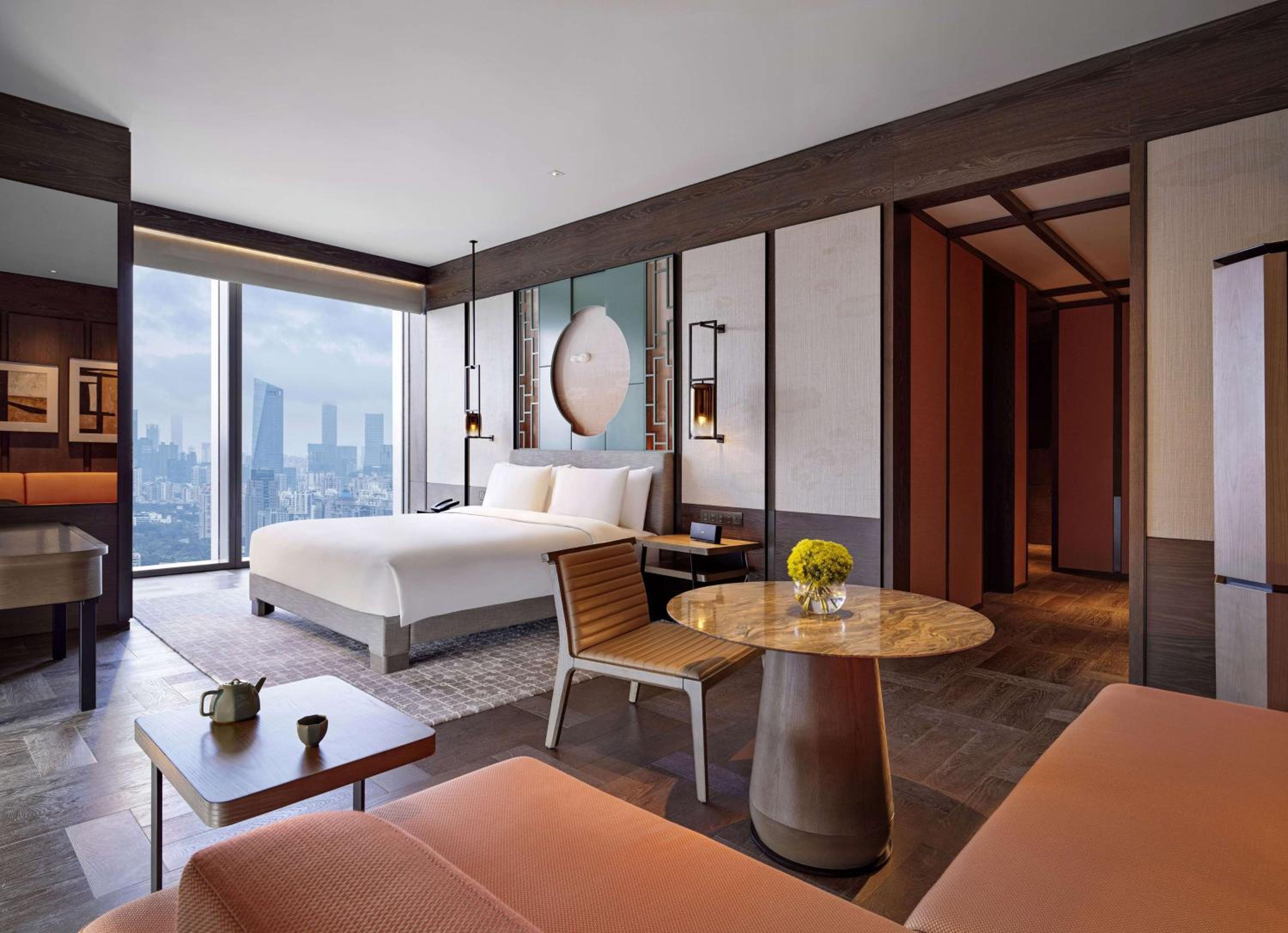 Deluxe King Room - Photo 3