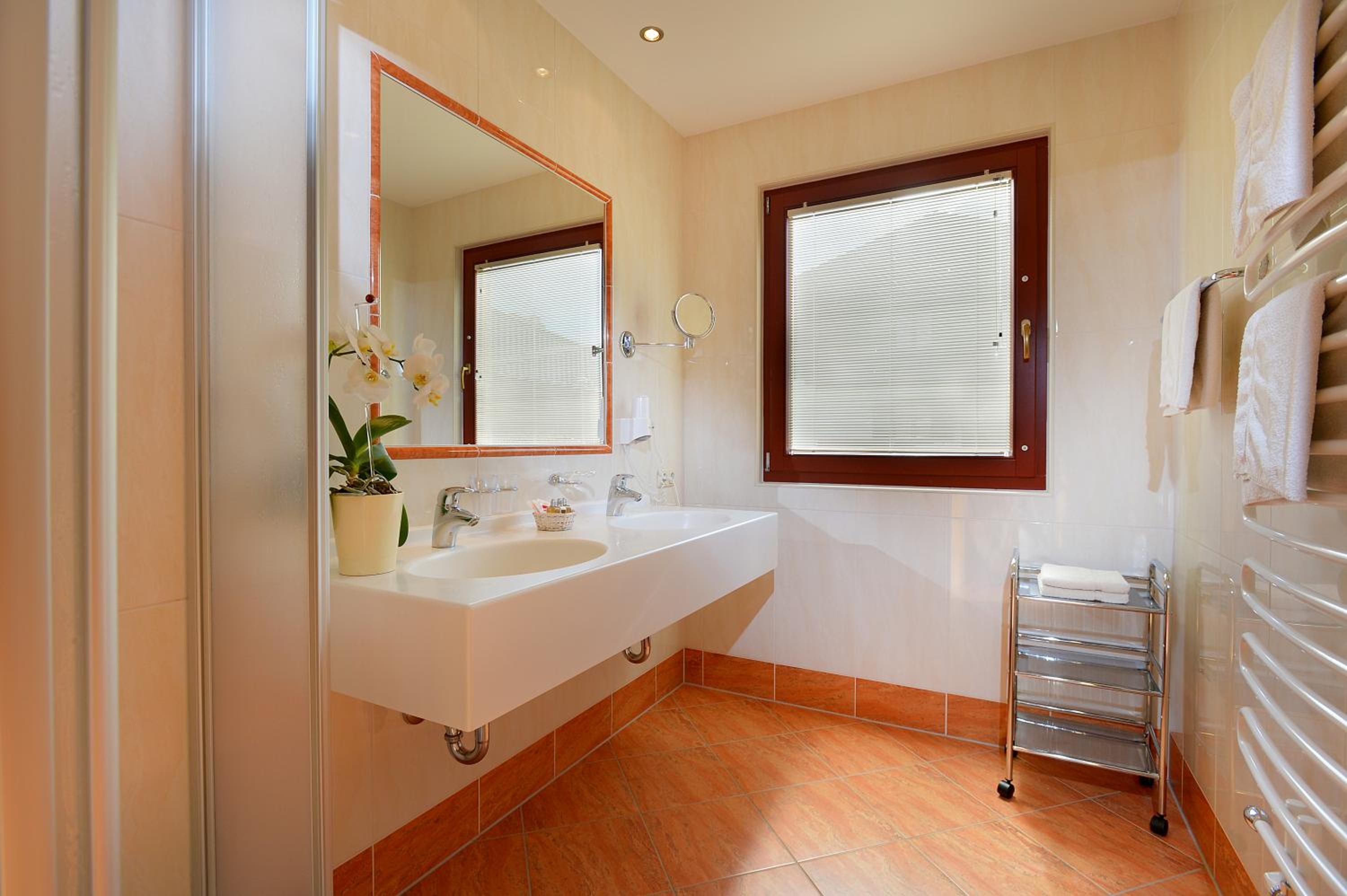 Duplex One-Bedroom Apartment with Balcony photo 2