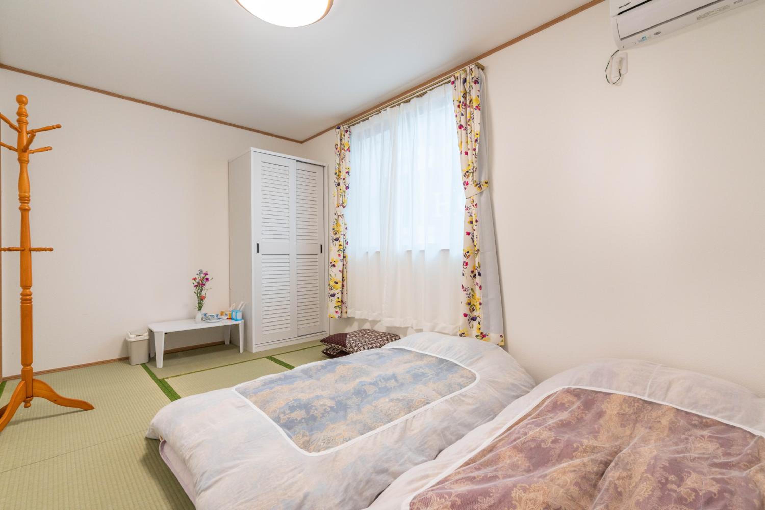 Twin Room - Photo 1
