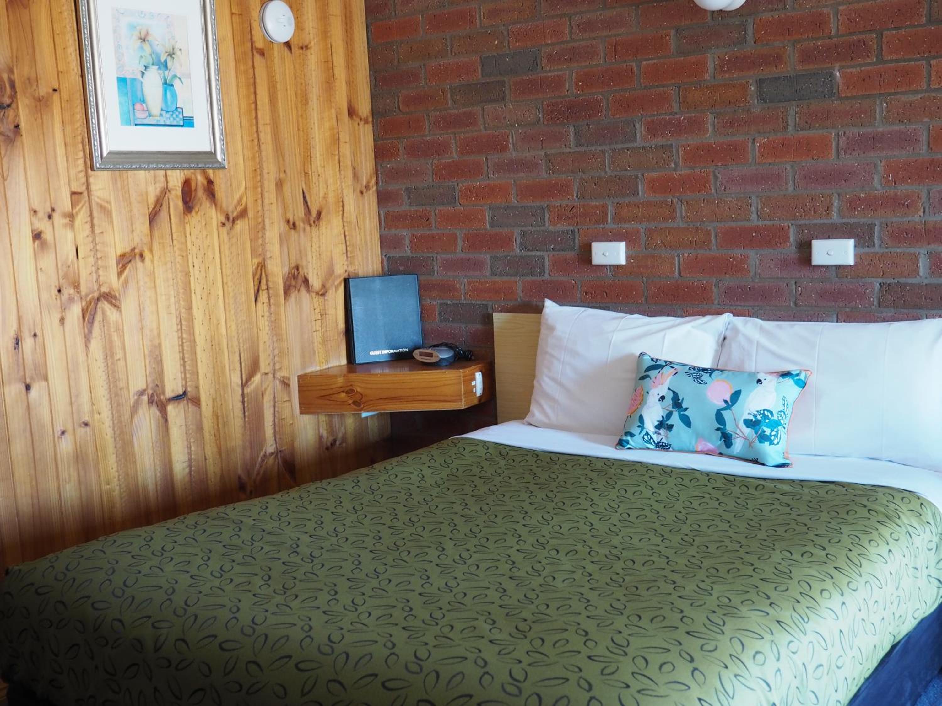Queen Room photo 3