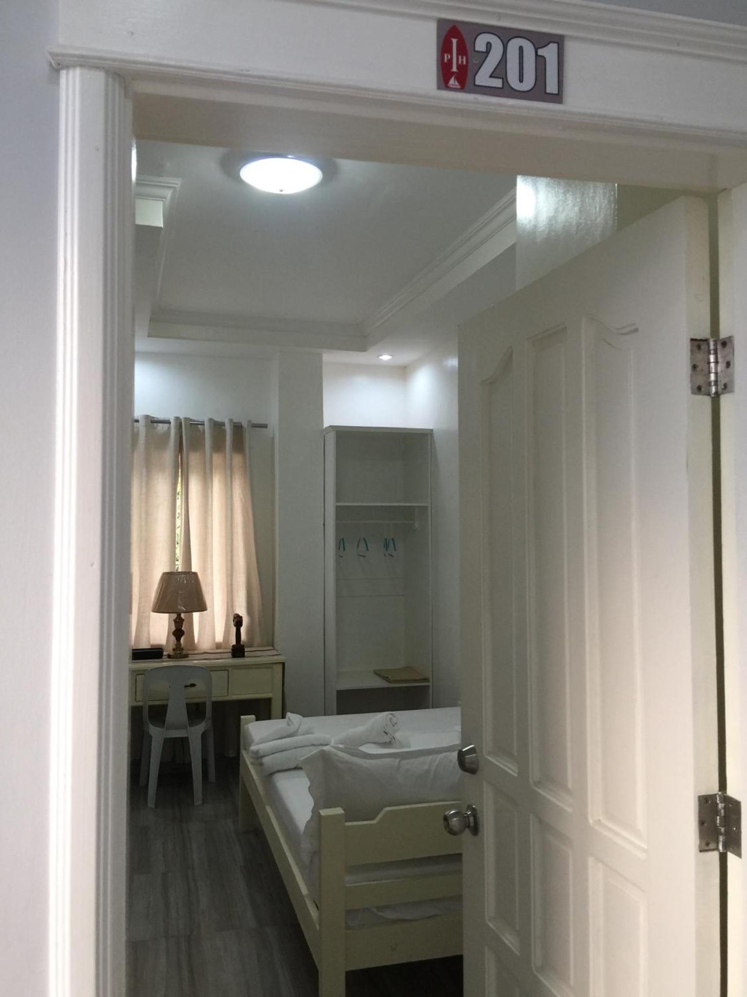 Deluxe Quadruple Room - Photo 1