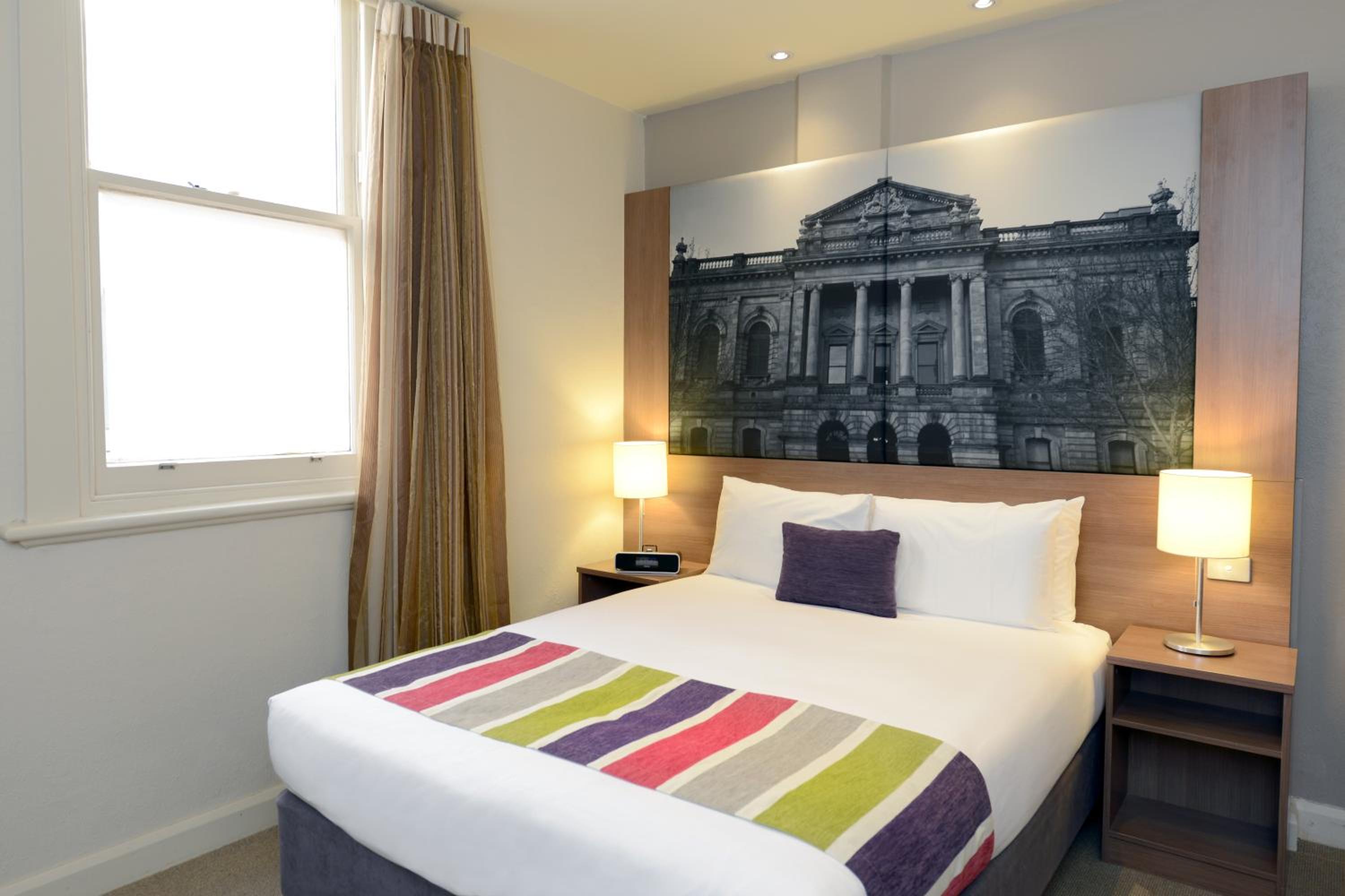 Standard Queen Room - Photo 4