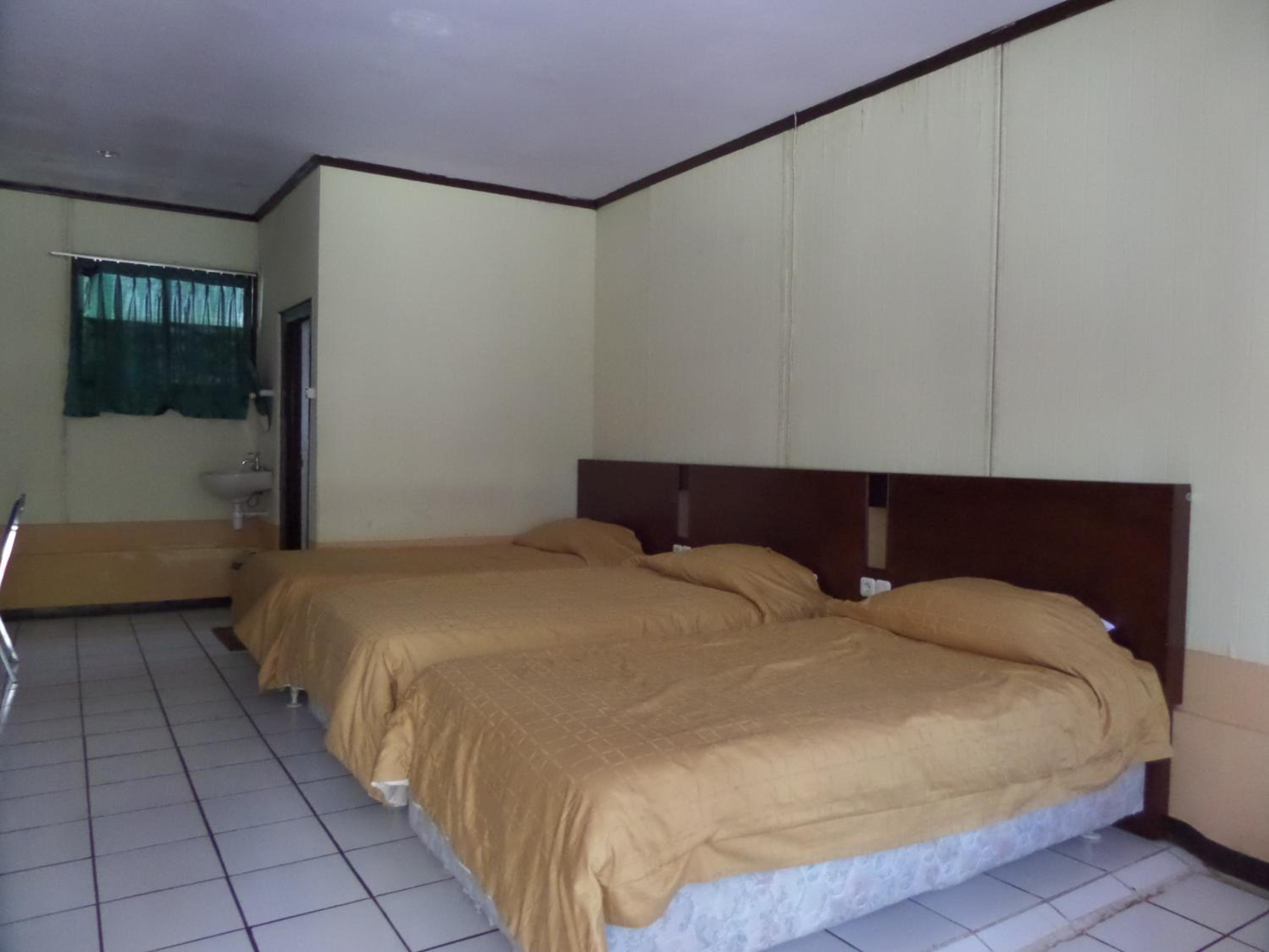 Standard Triple Room - Photo 5