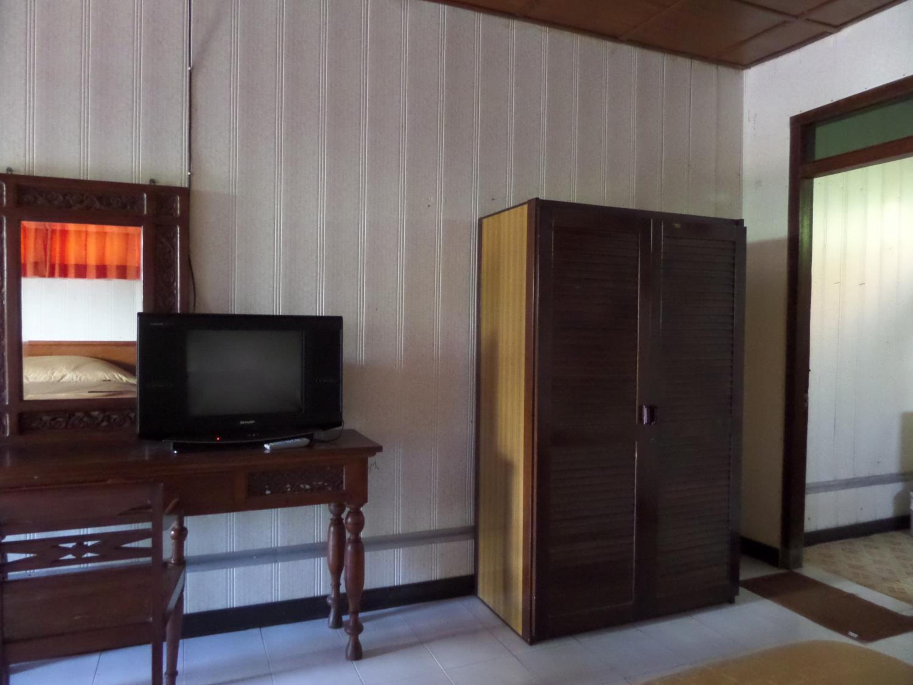 Deluxe Triple Room - Photo 11