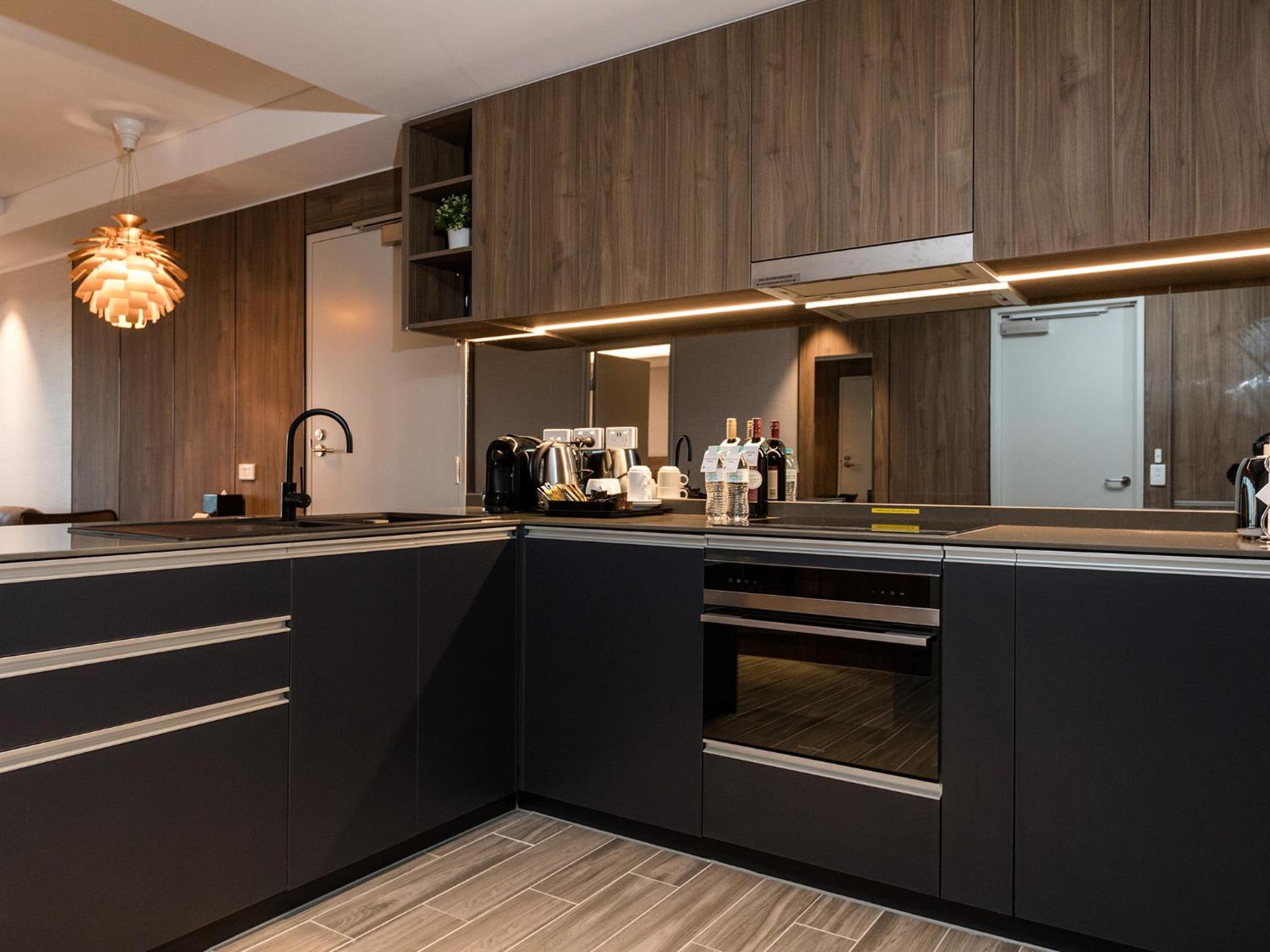 Deluxe One-Bedroom Suite - Bournemouth