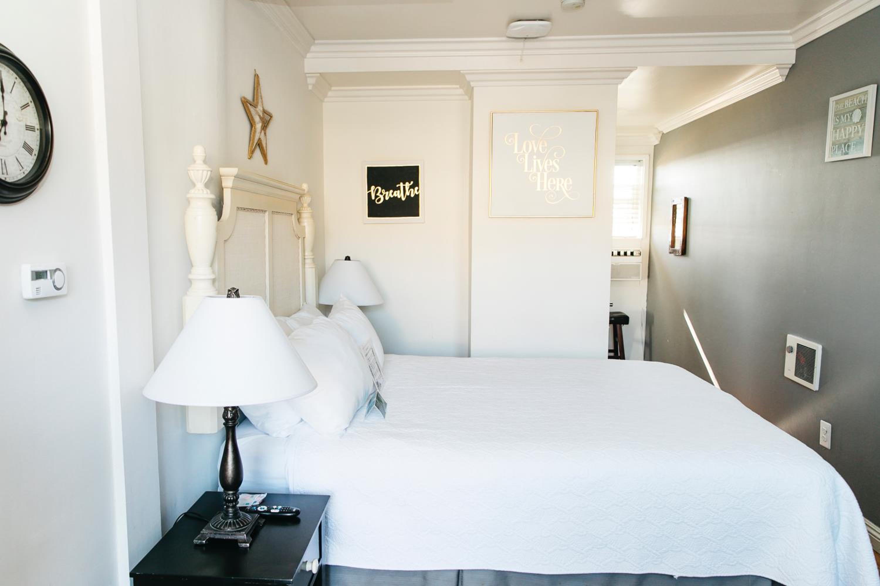 Standard Queen Room photo 3