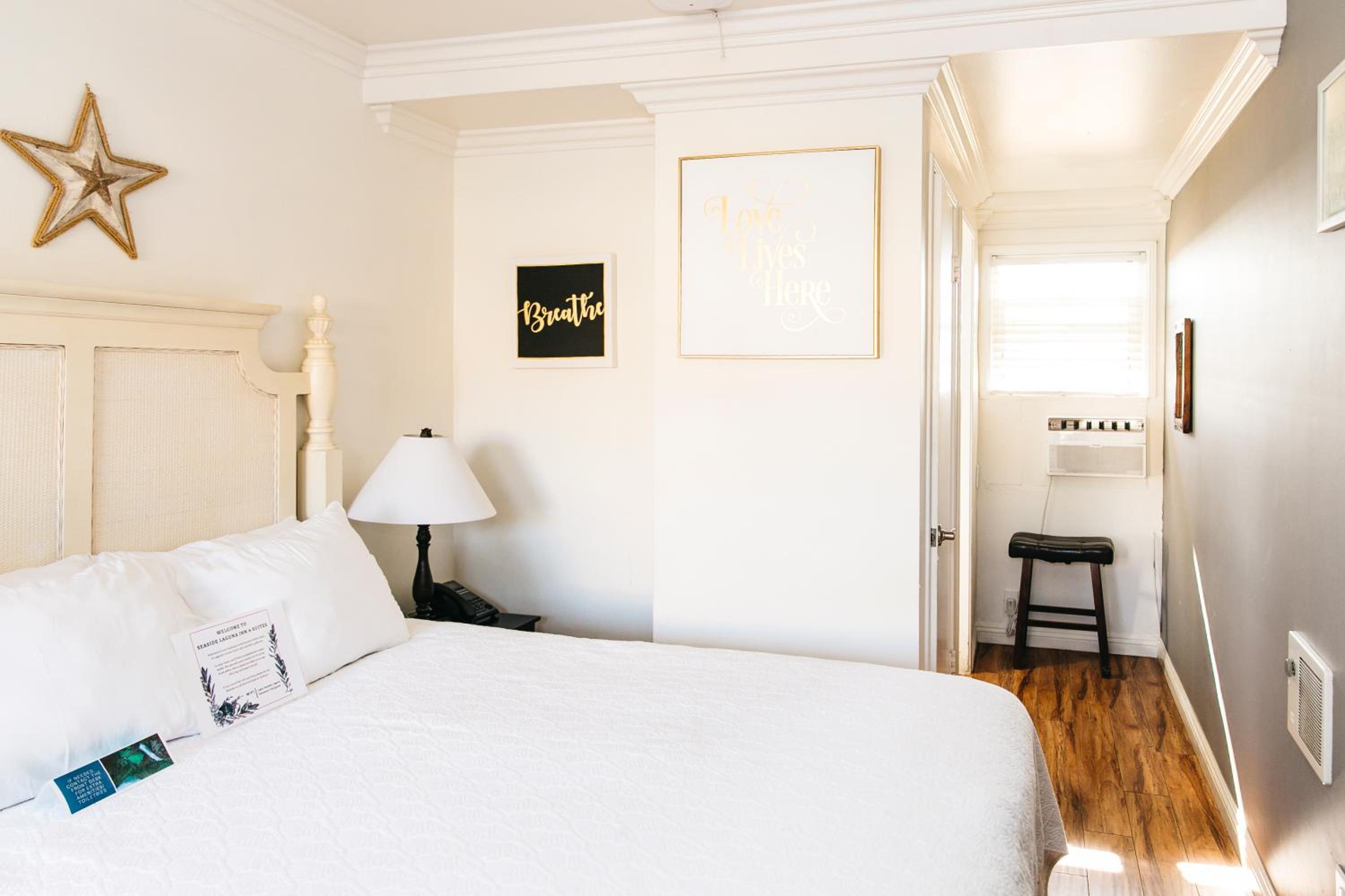Standard Queen Room photo 2