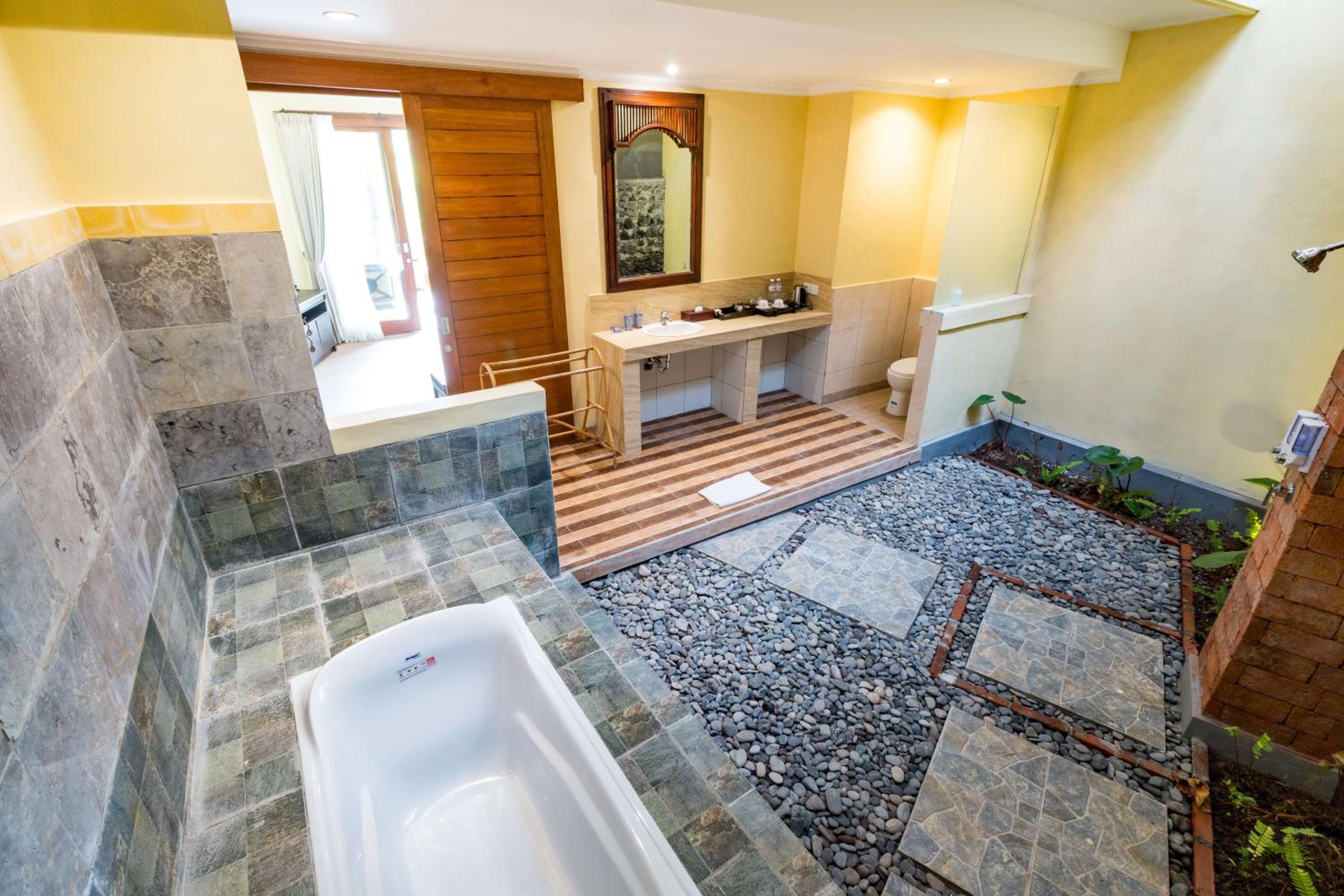 Riverside Suite - Photo 5