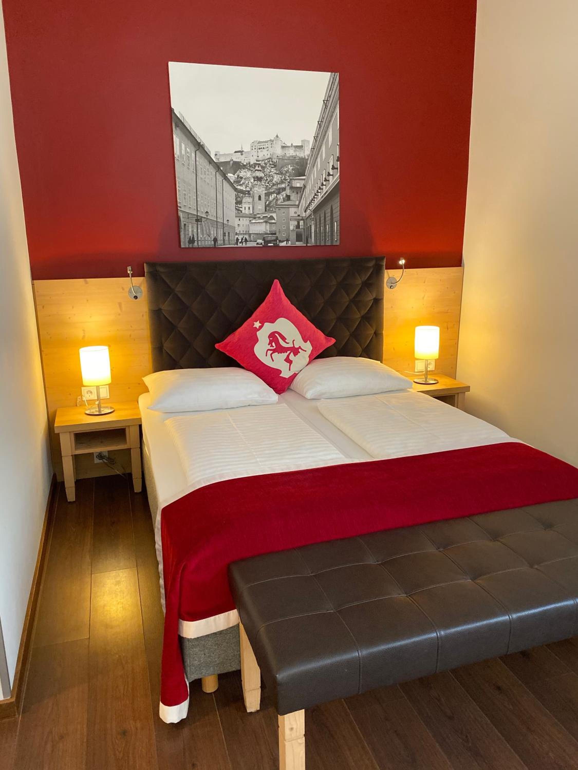 Double Room (1 Adult) - Photo 4