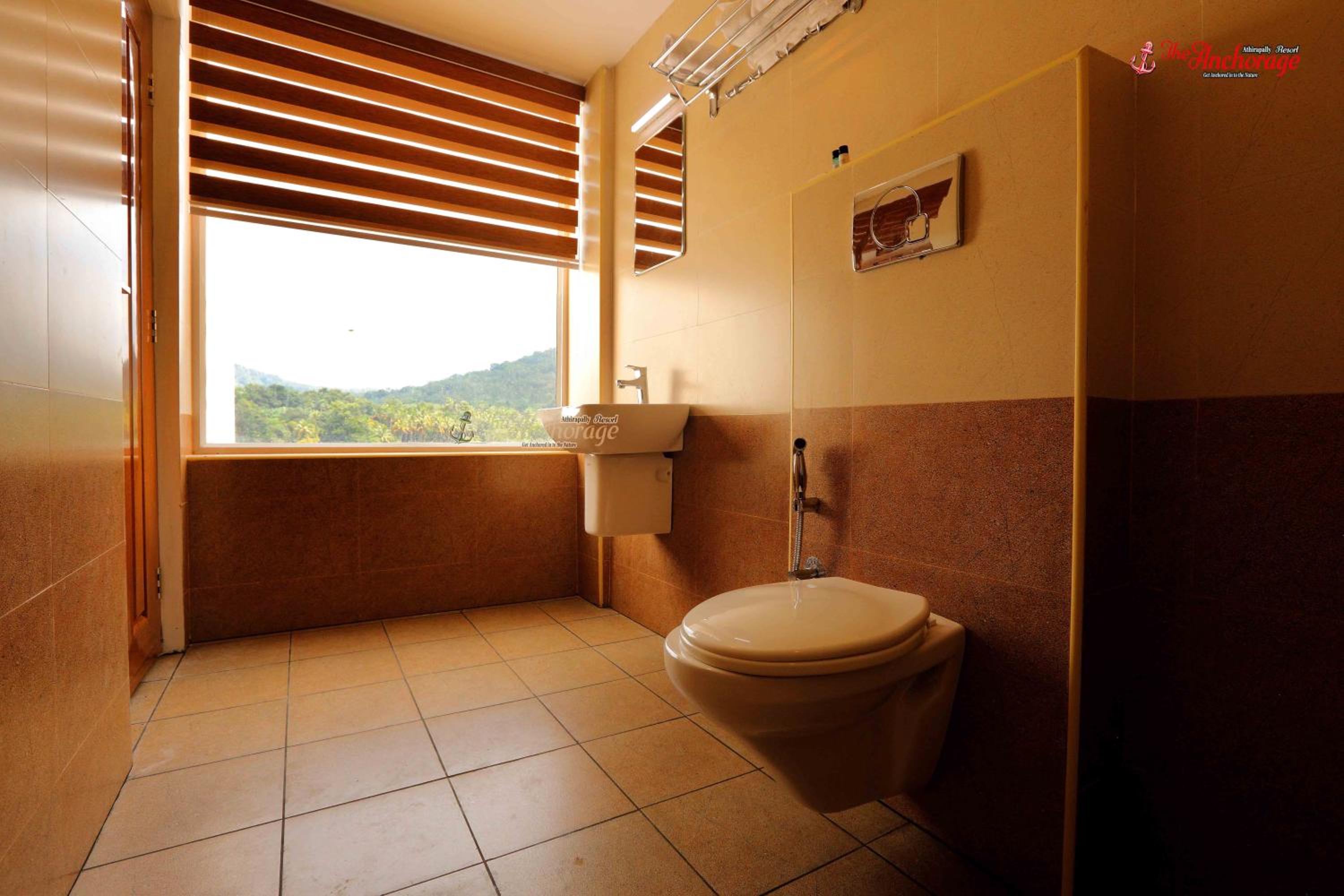 King Room with Balcony - Photo 18