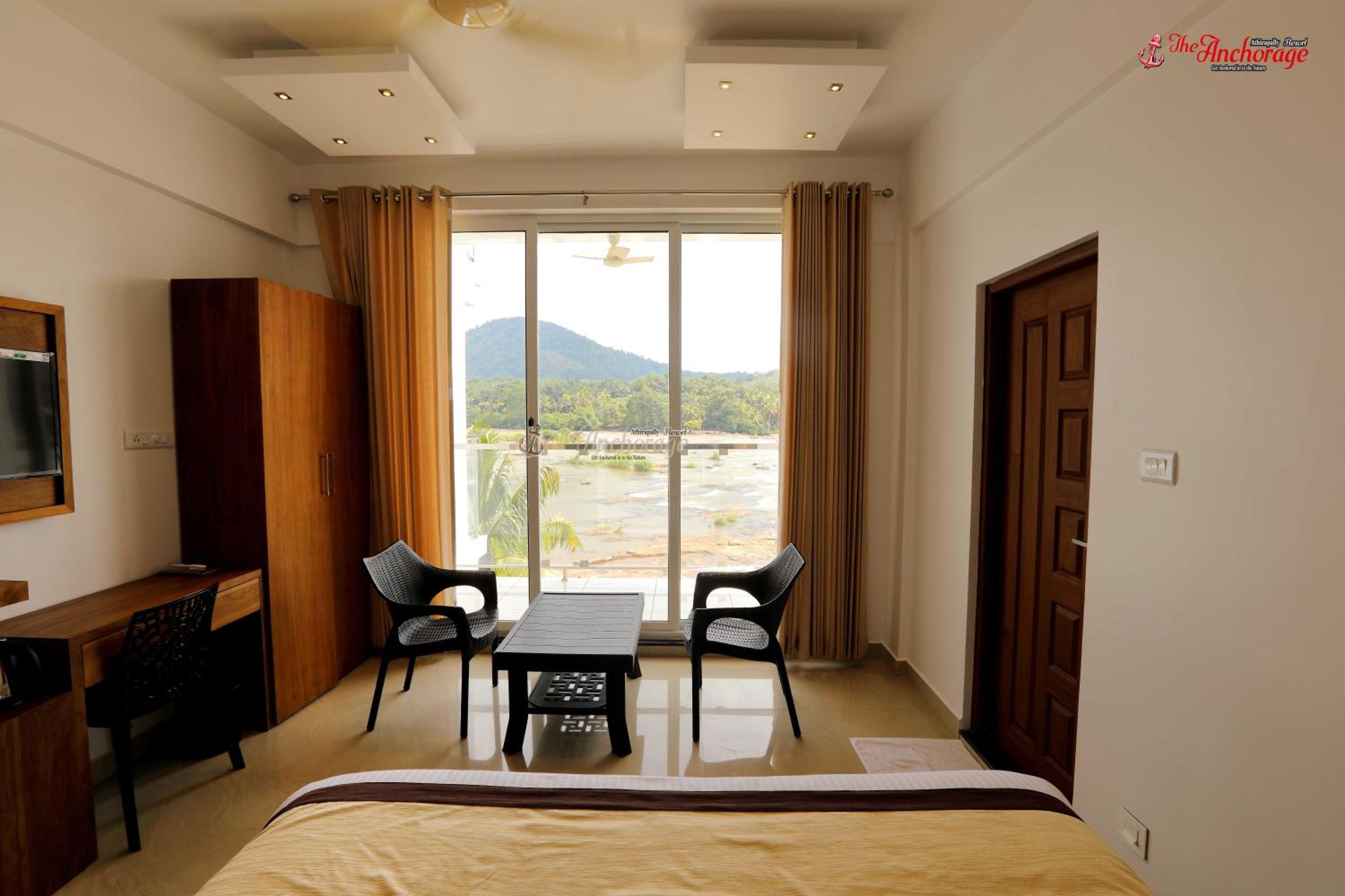 King Room with Balcony - Photo 2