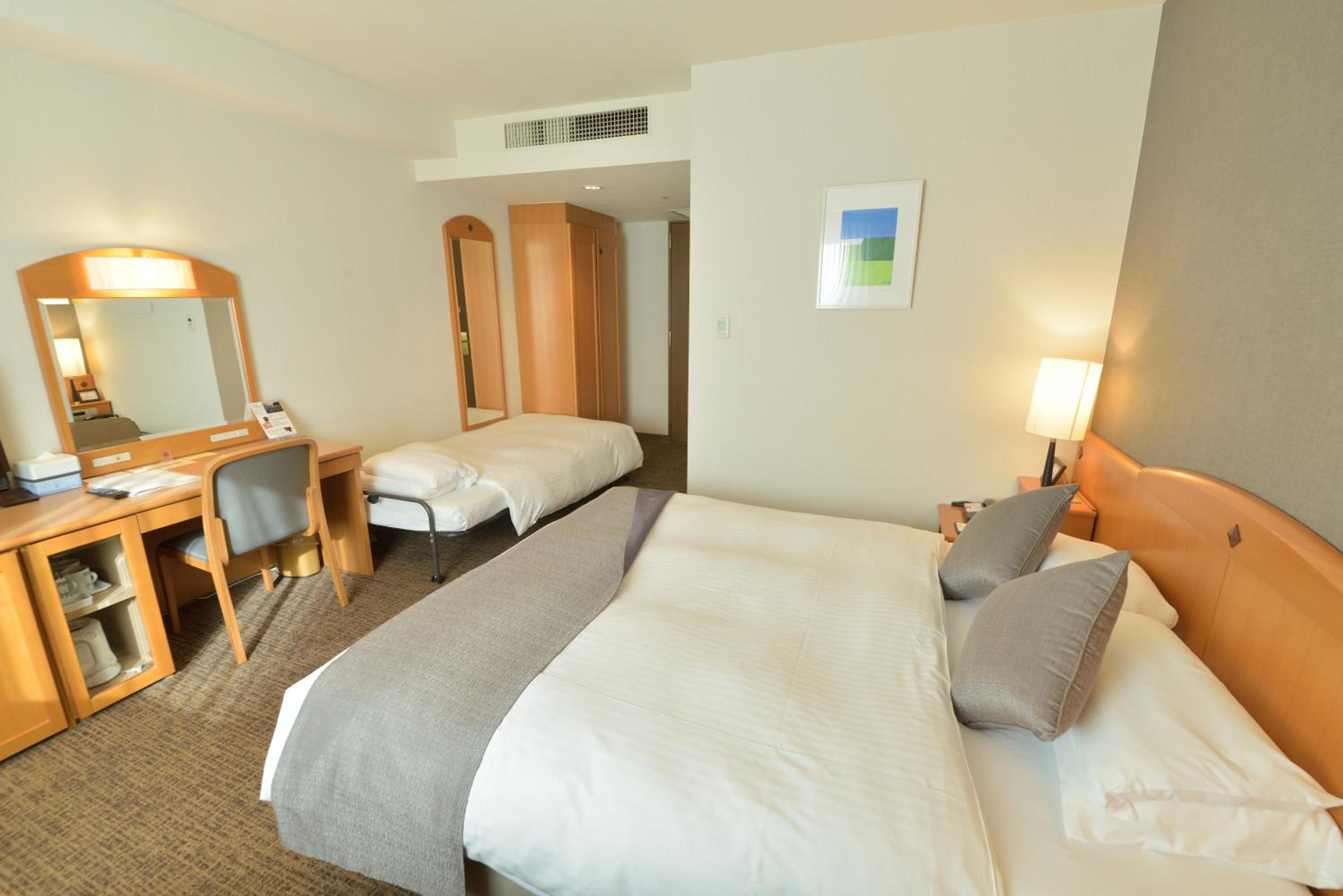 Double Room with Extra Bed (3 Adults) - Non-Smoking - Photo 7