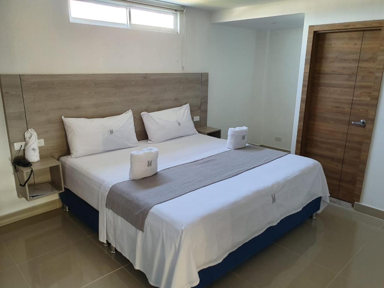 Deluxe King Room photo 1