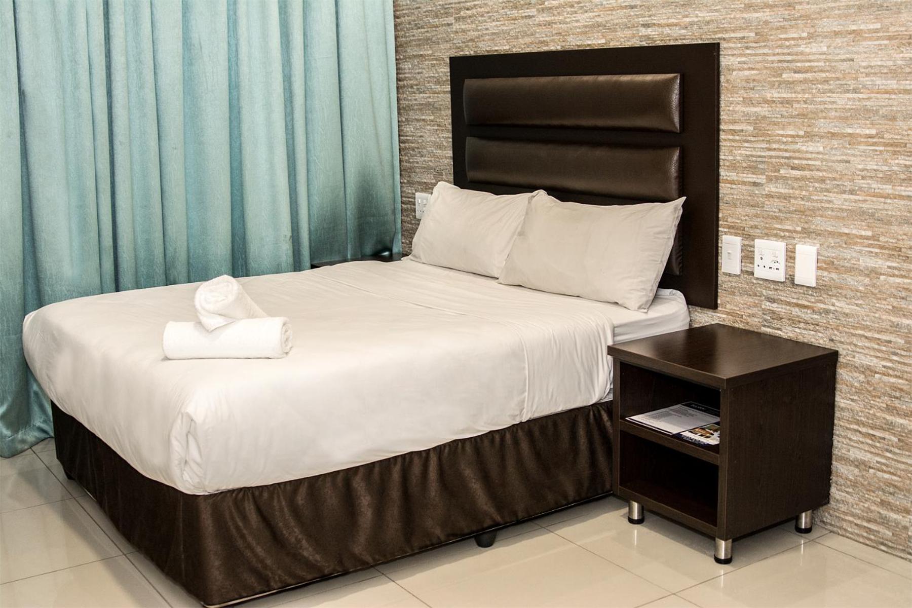 Queen Deluxe Room - Photo 18