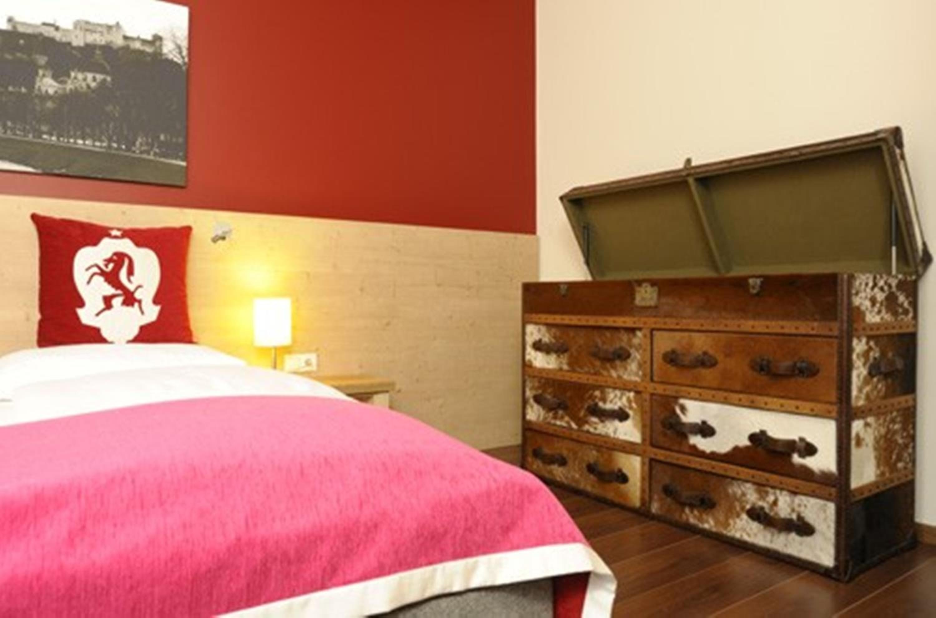 Standard Double Room thumbnail 5