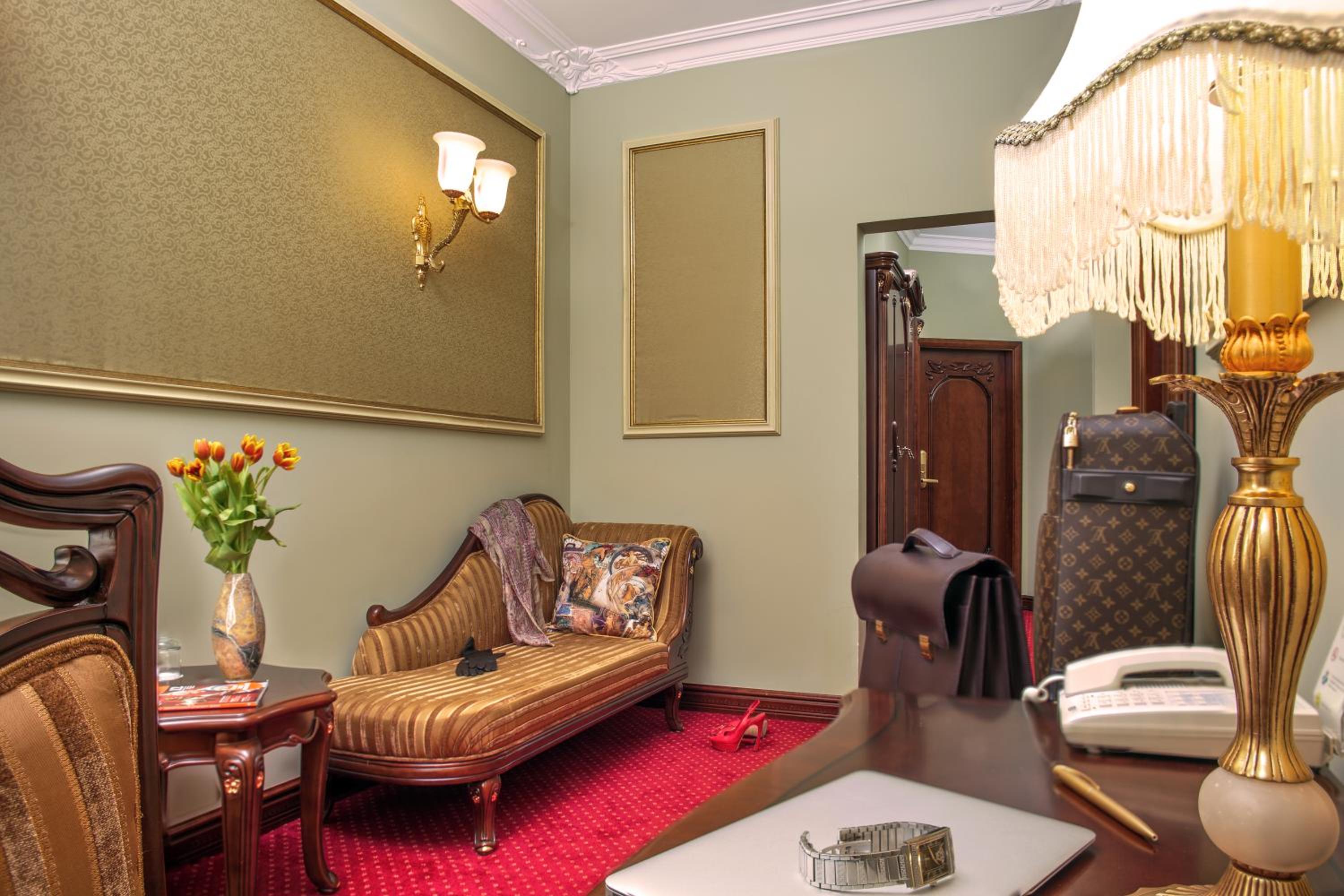 Deluxe Room - Photo 1