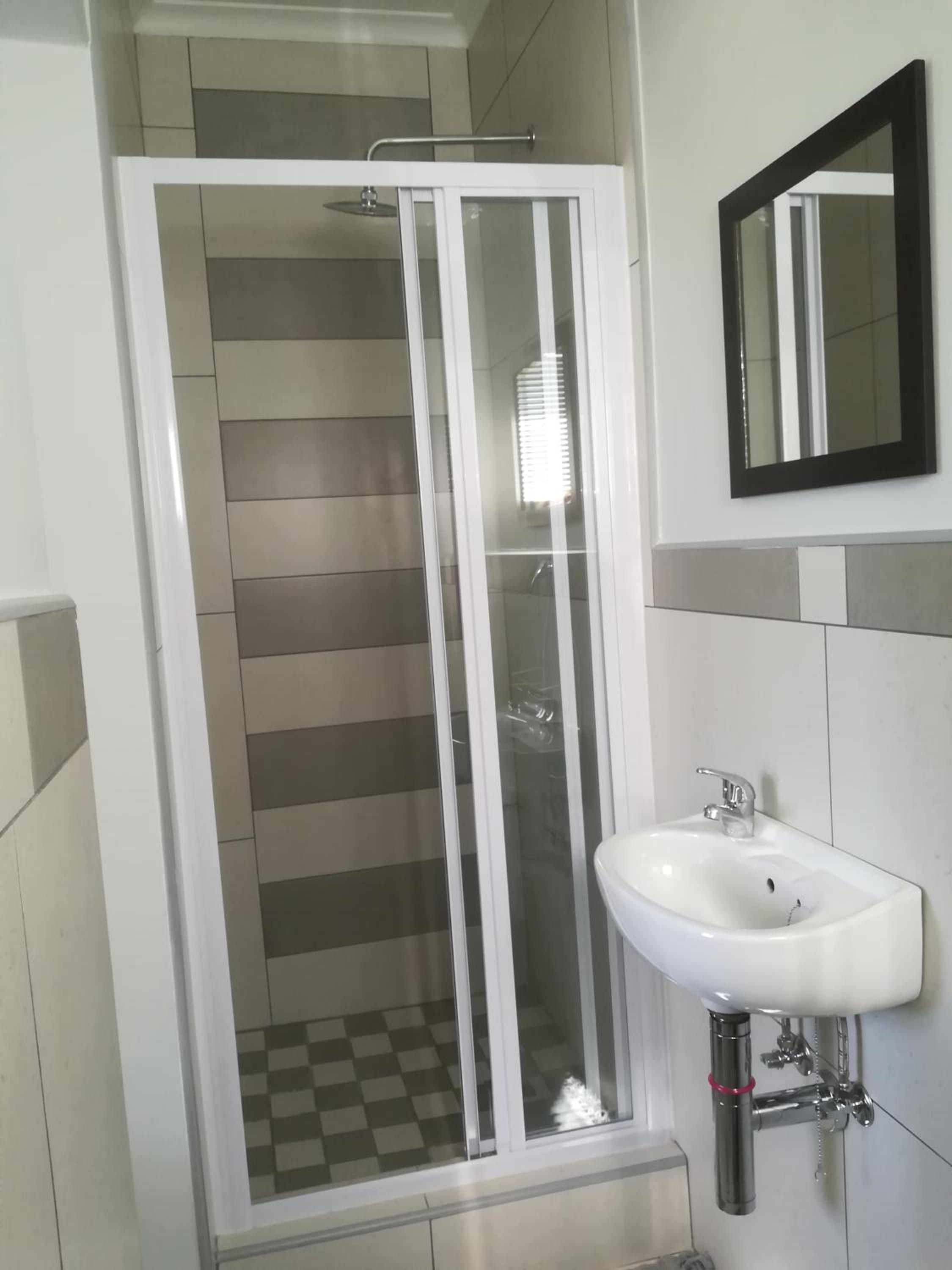 Standard Double or Twin Room - Photo 2