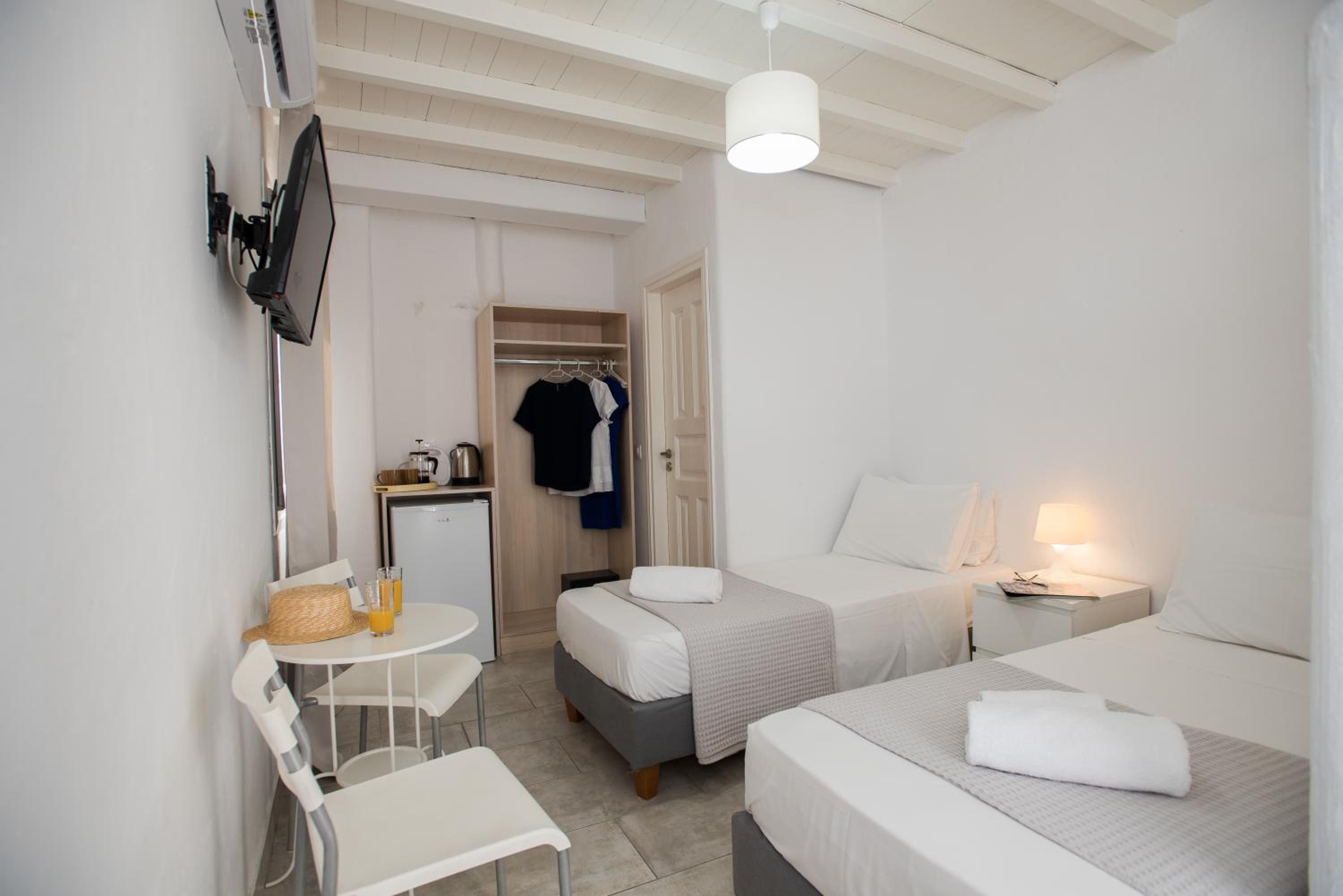 Small Twin Room photo 1