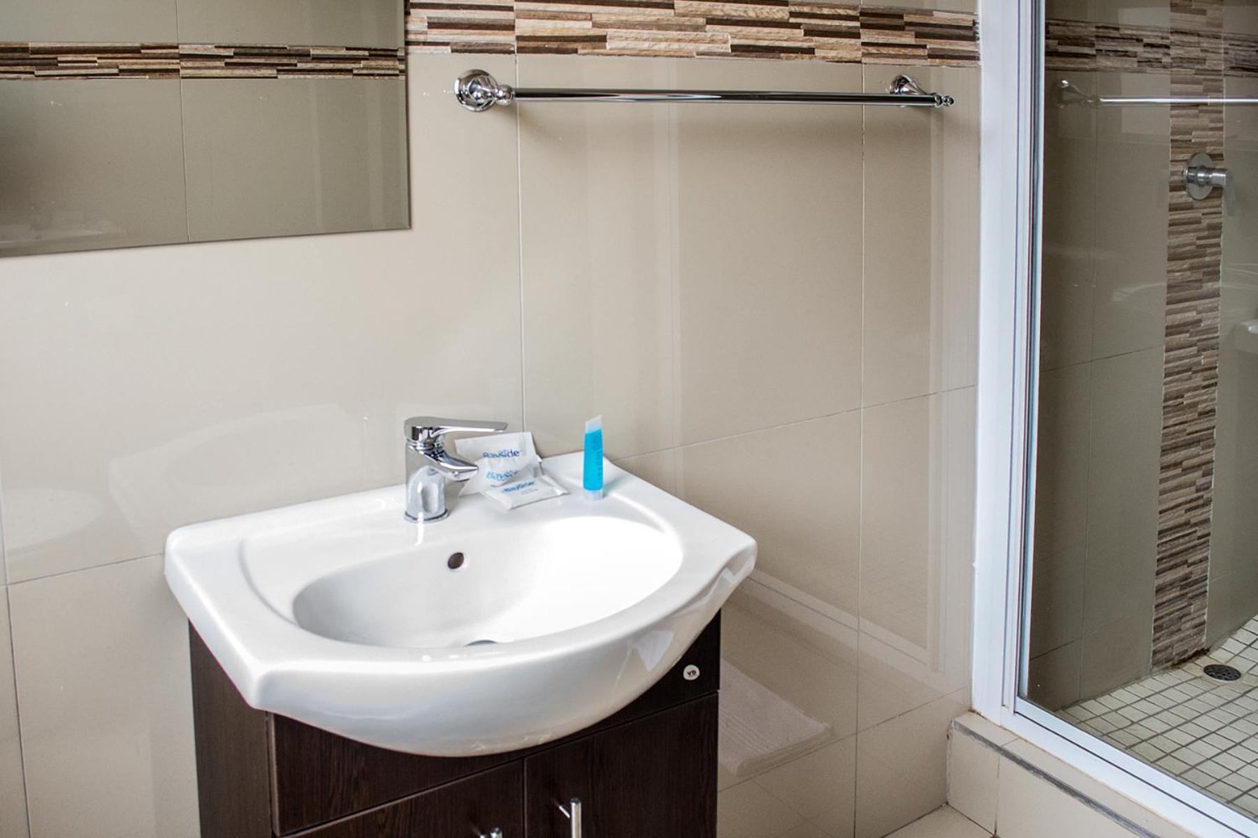 Self-Catering Room - Photo 18
