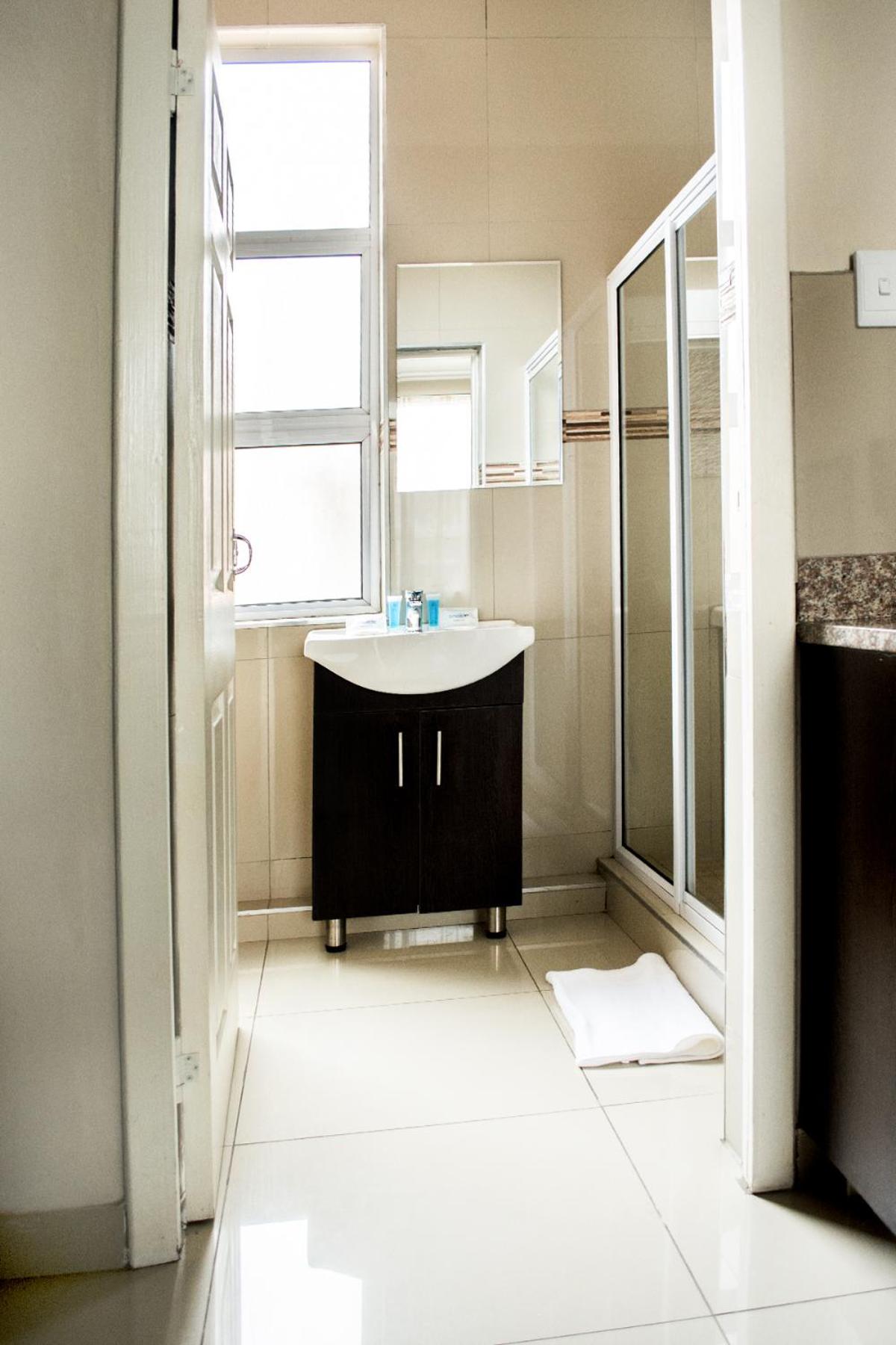 Self-Catering Room - Photo 20