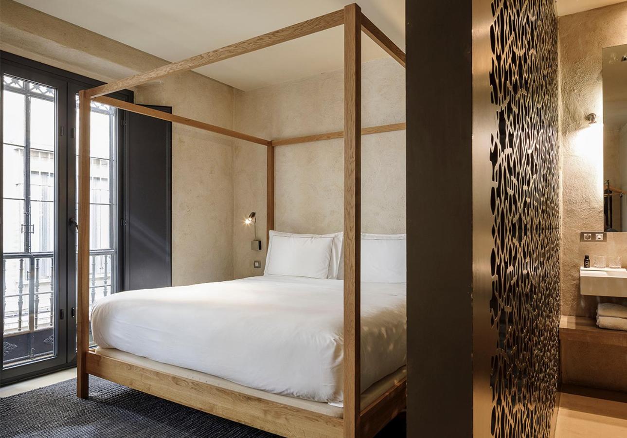 Deluxe Double Room with Views - Photo 3