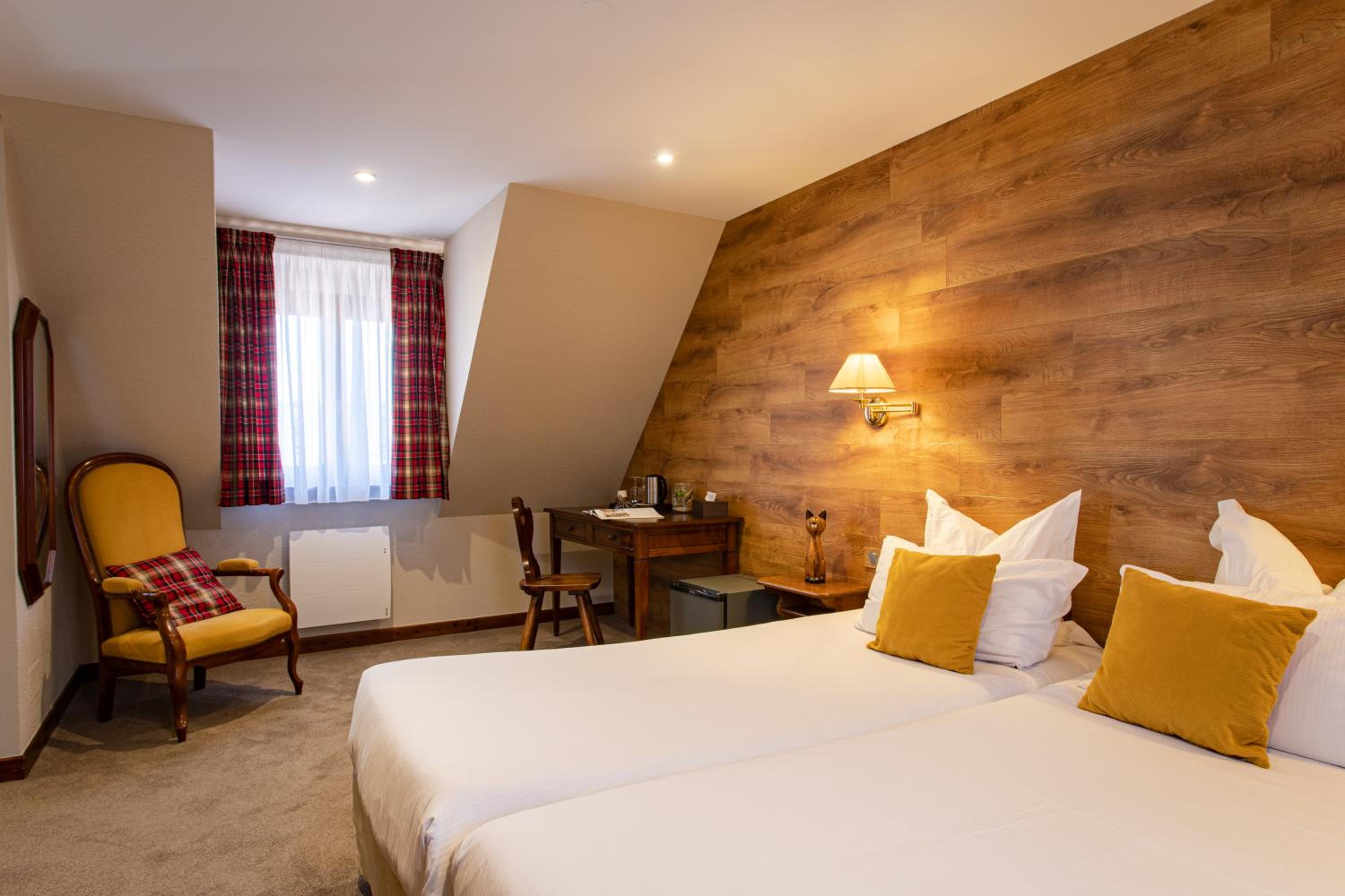 Standard Double or Twin Room - Photo 15