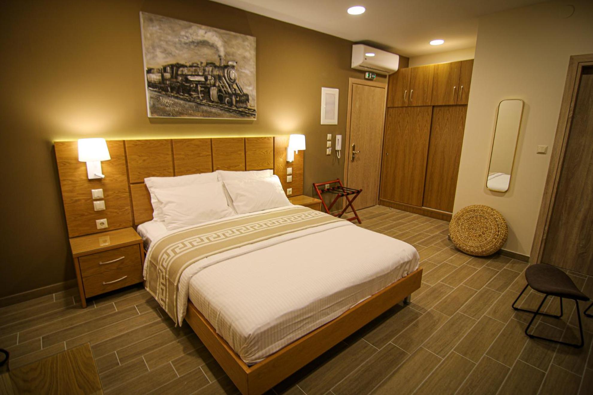 Deluxe Double Room with Shower - Photo 1