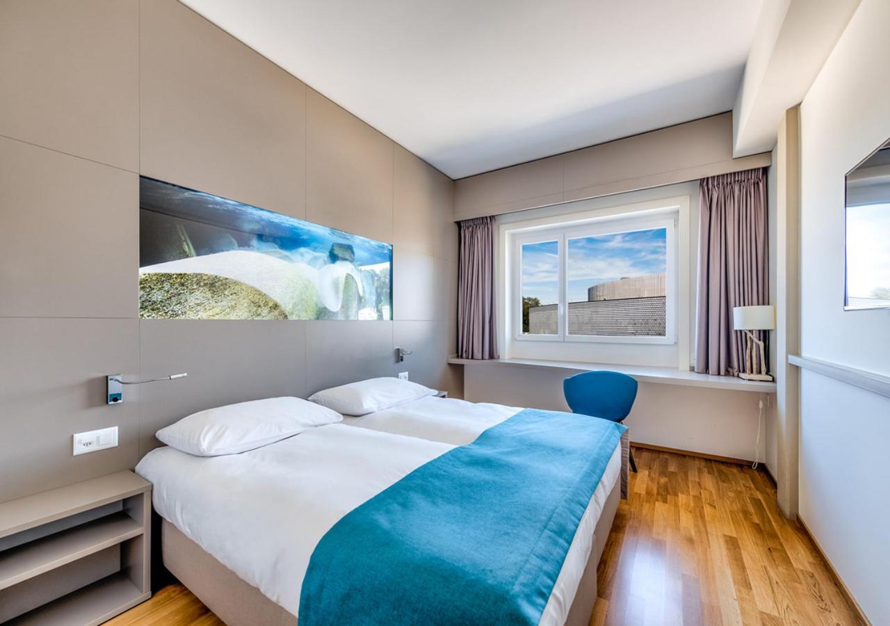 Available room