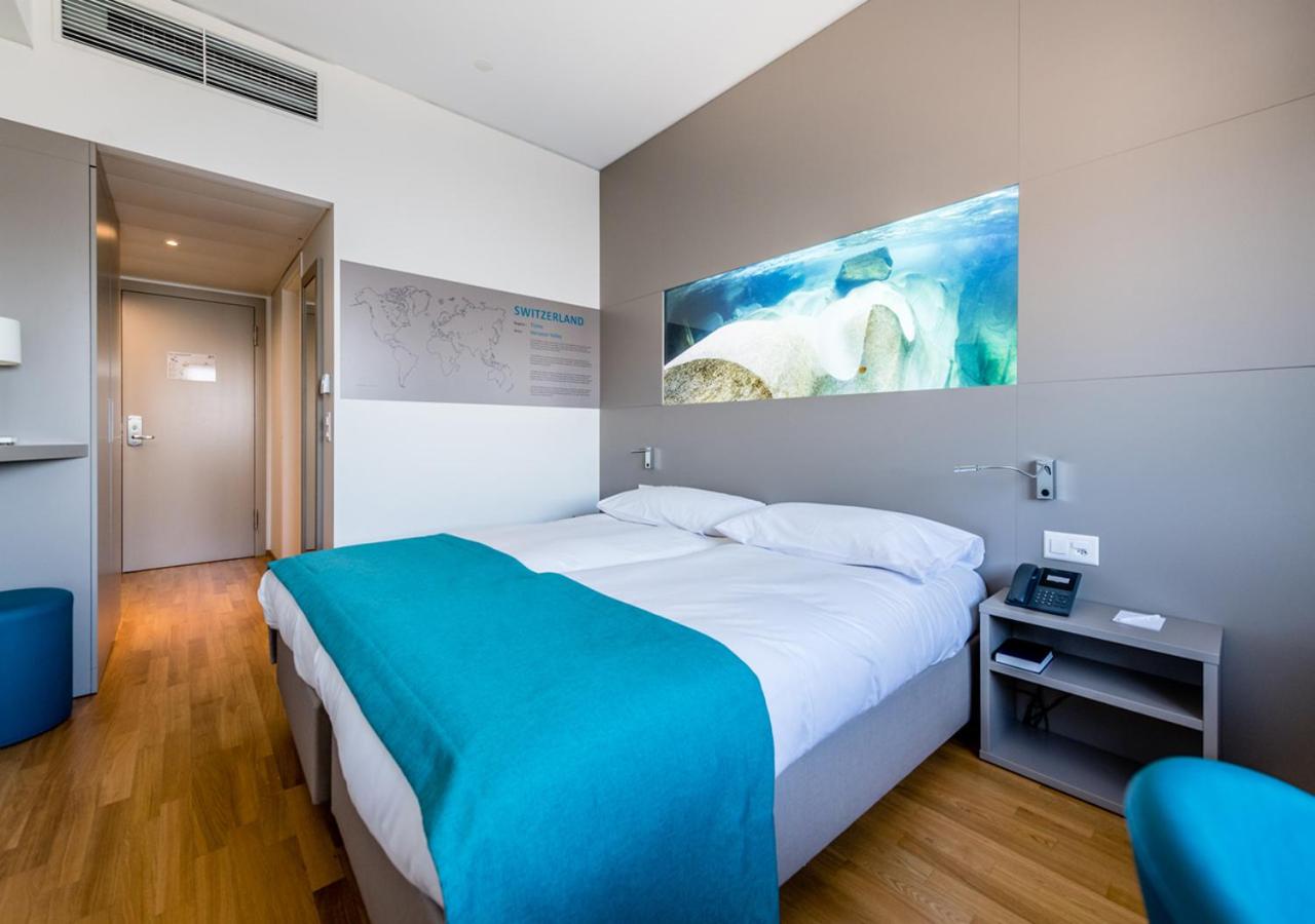 Available room