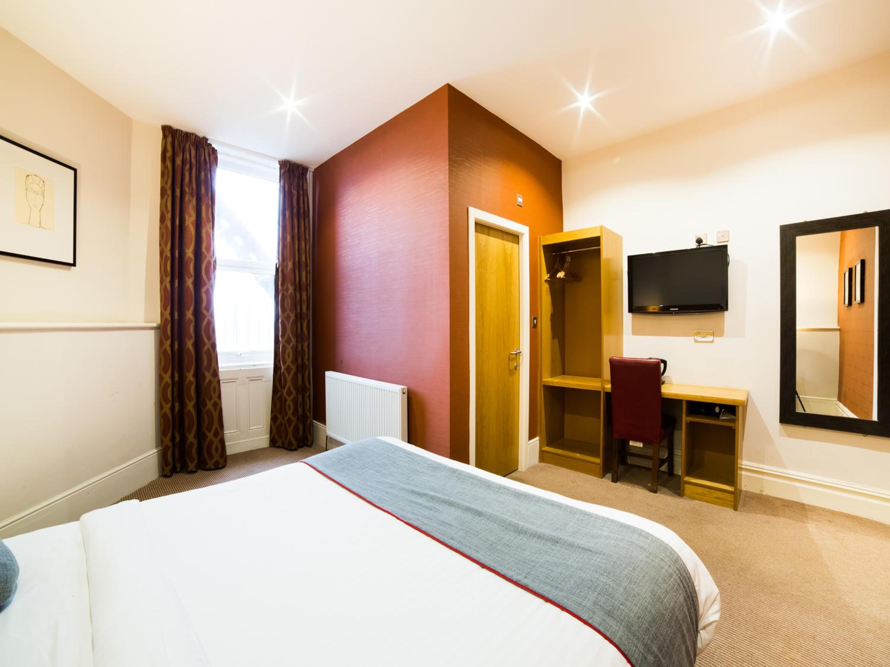 Standard Double Room photo 3