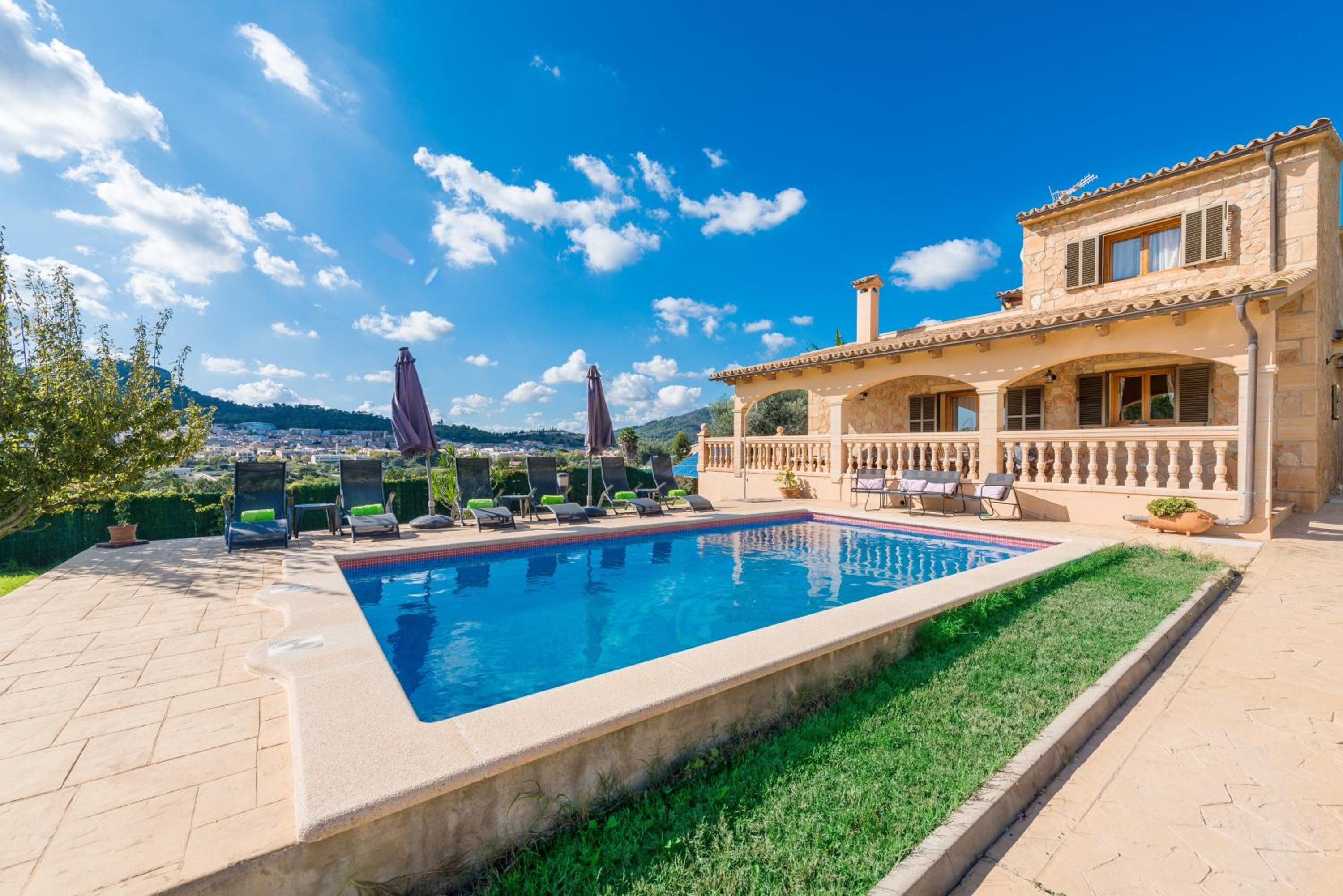 Villa photo 3