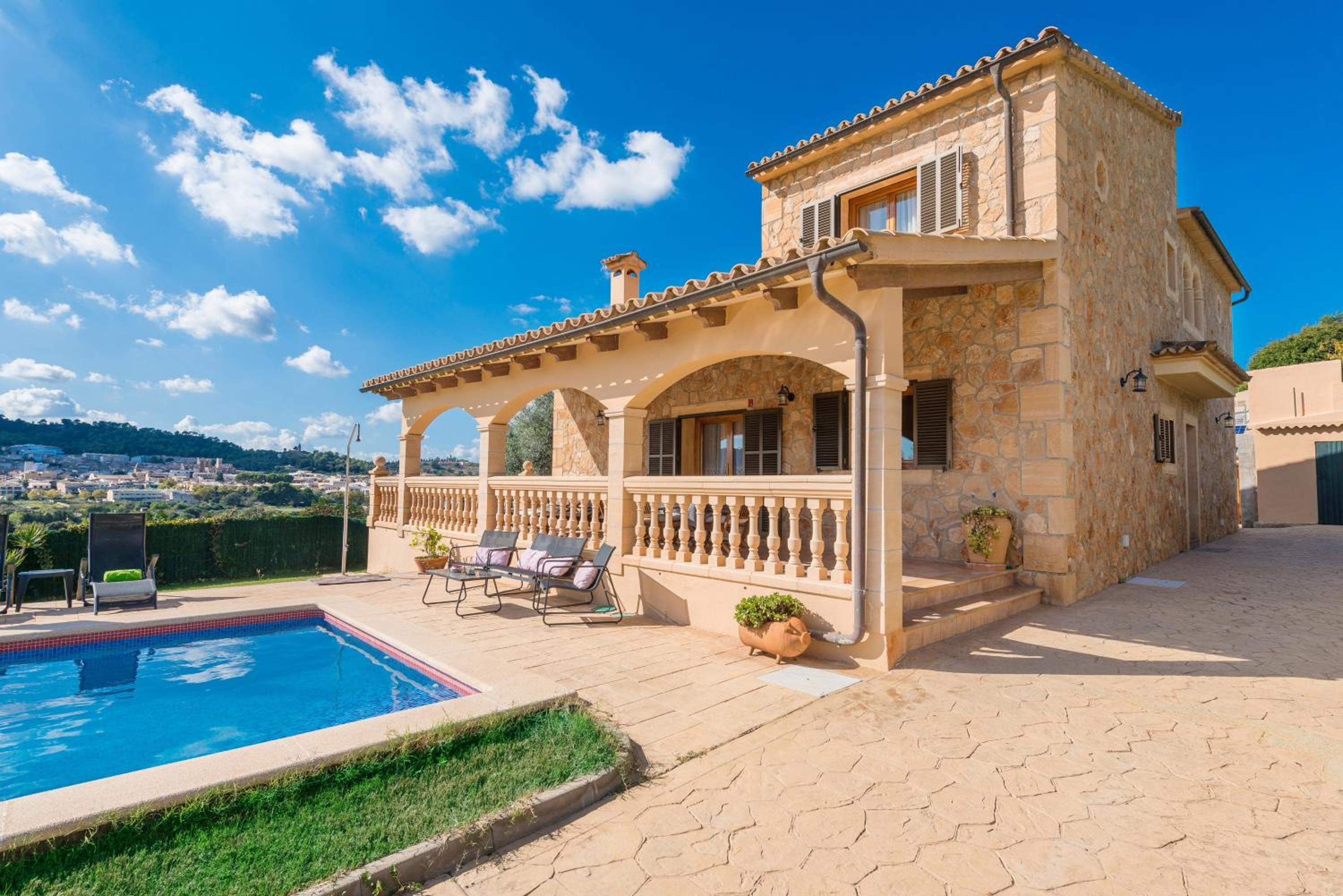 Villa photo 2