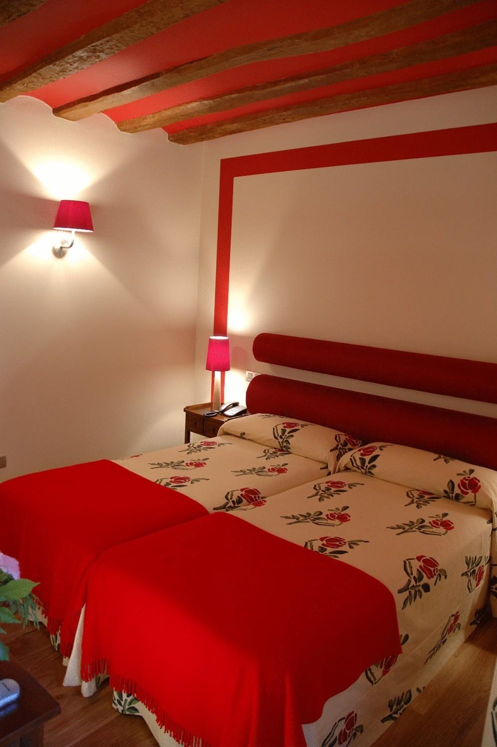 Double or Twin Room - Photo 3