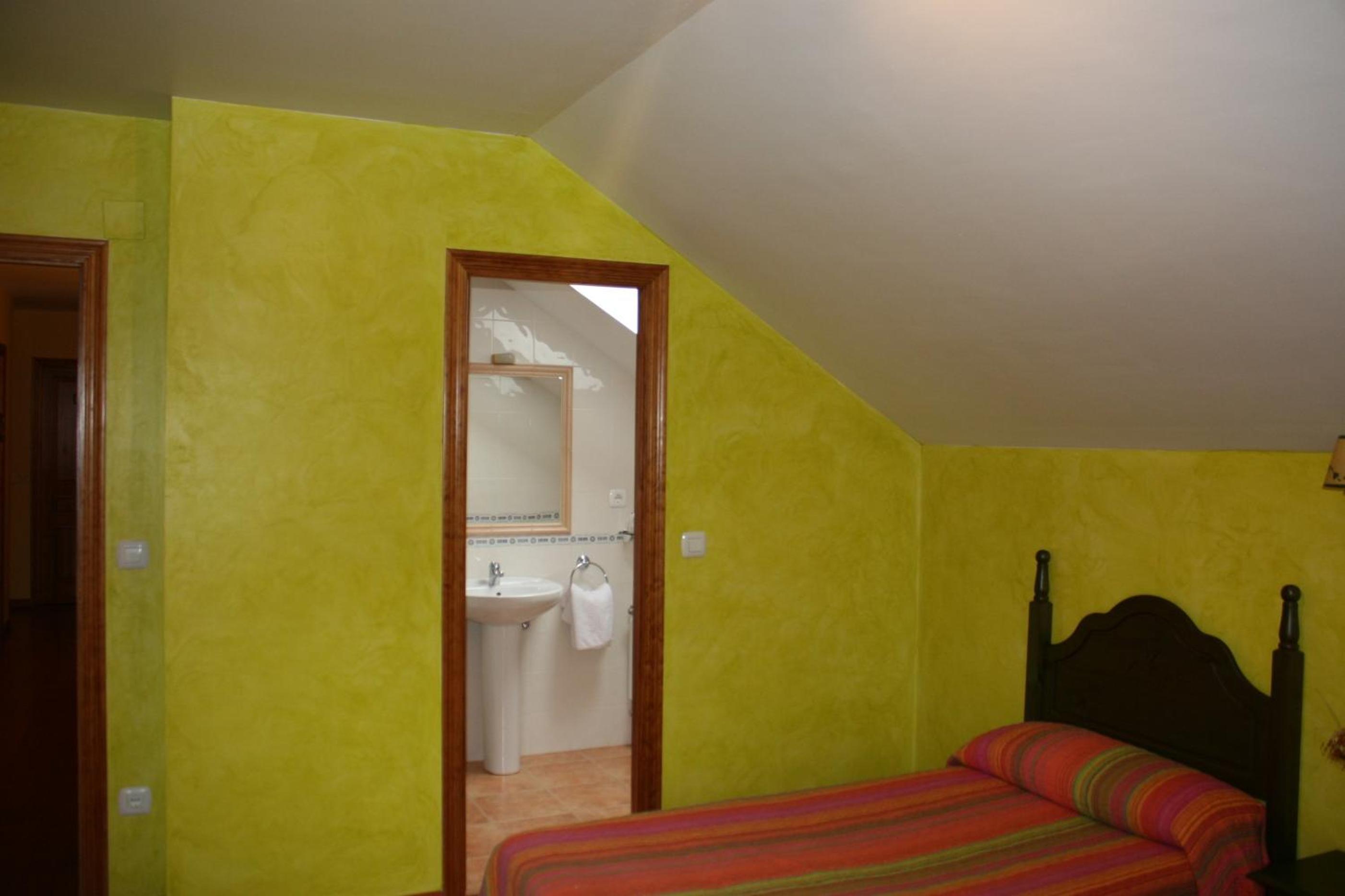 Habitación Triple con Vista a la Montaña
