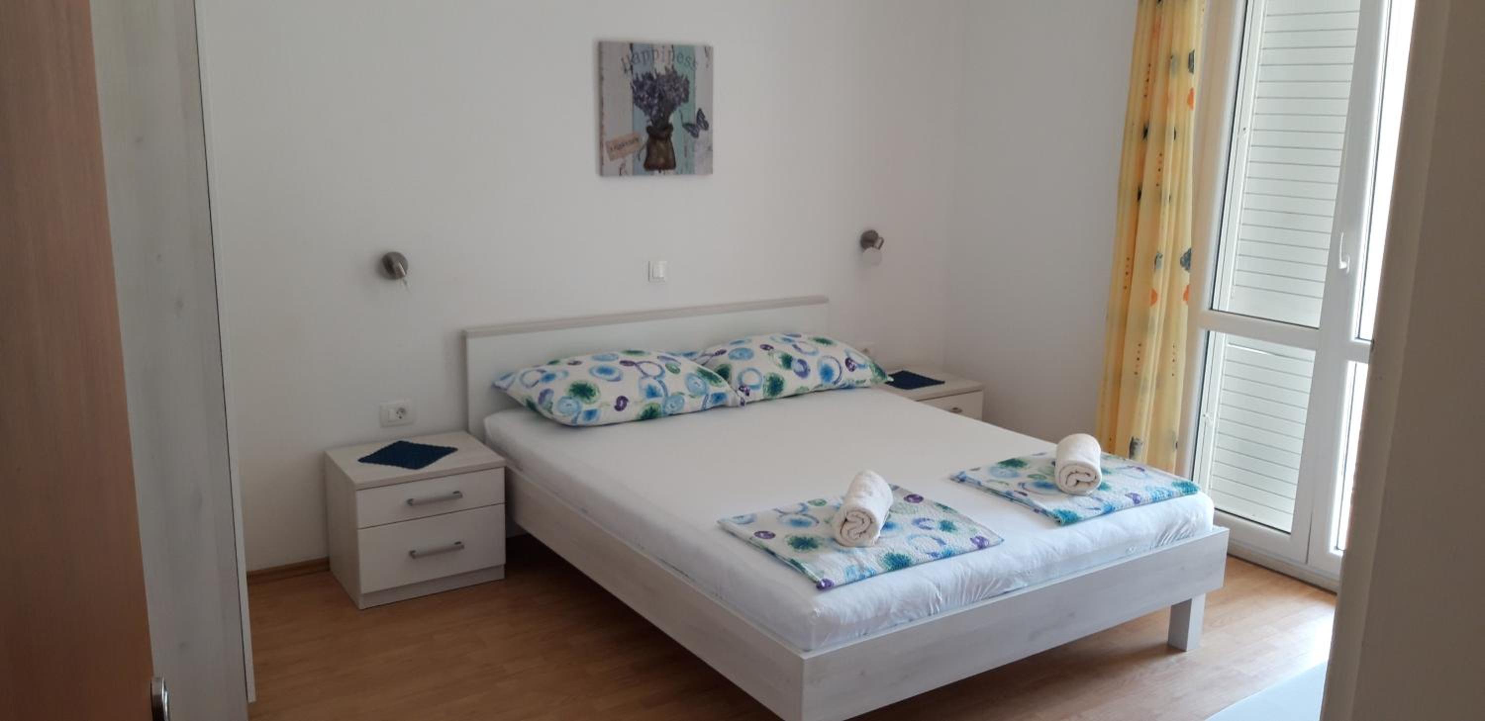 One-Bedroom Apartment with Terrace and Sea View photo 1