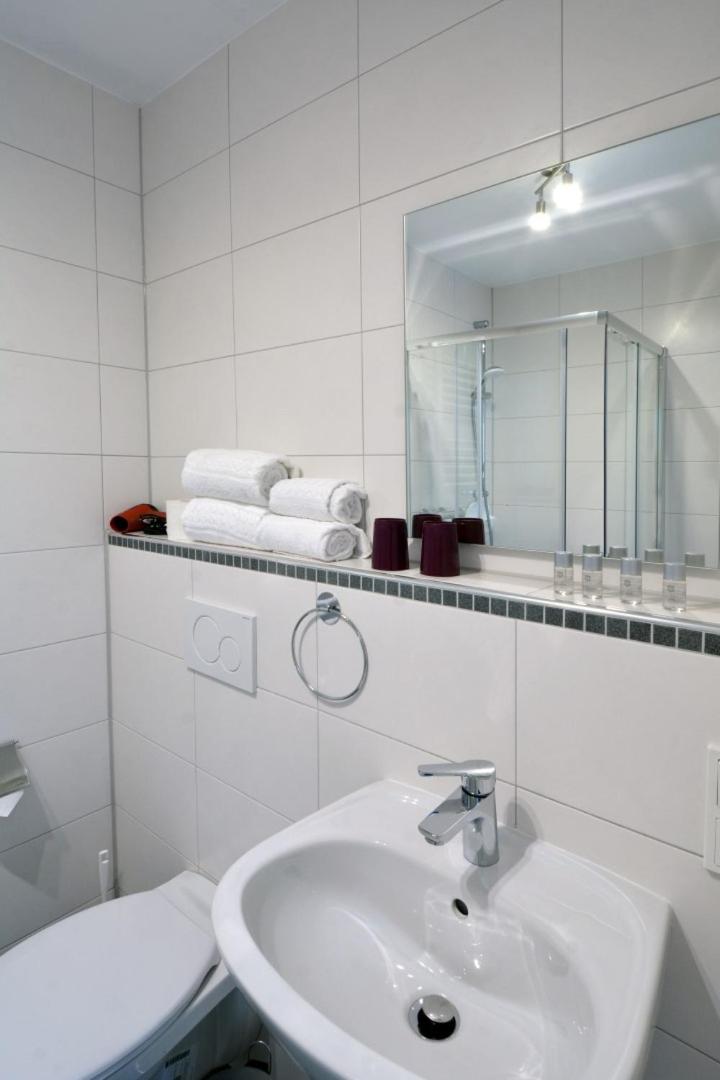 Single Room photo 2