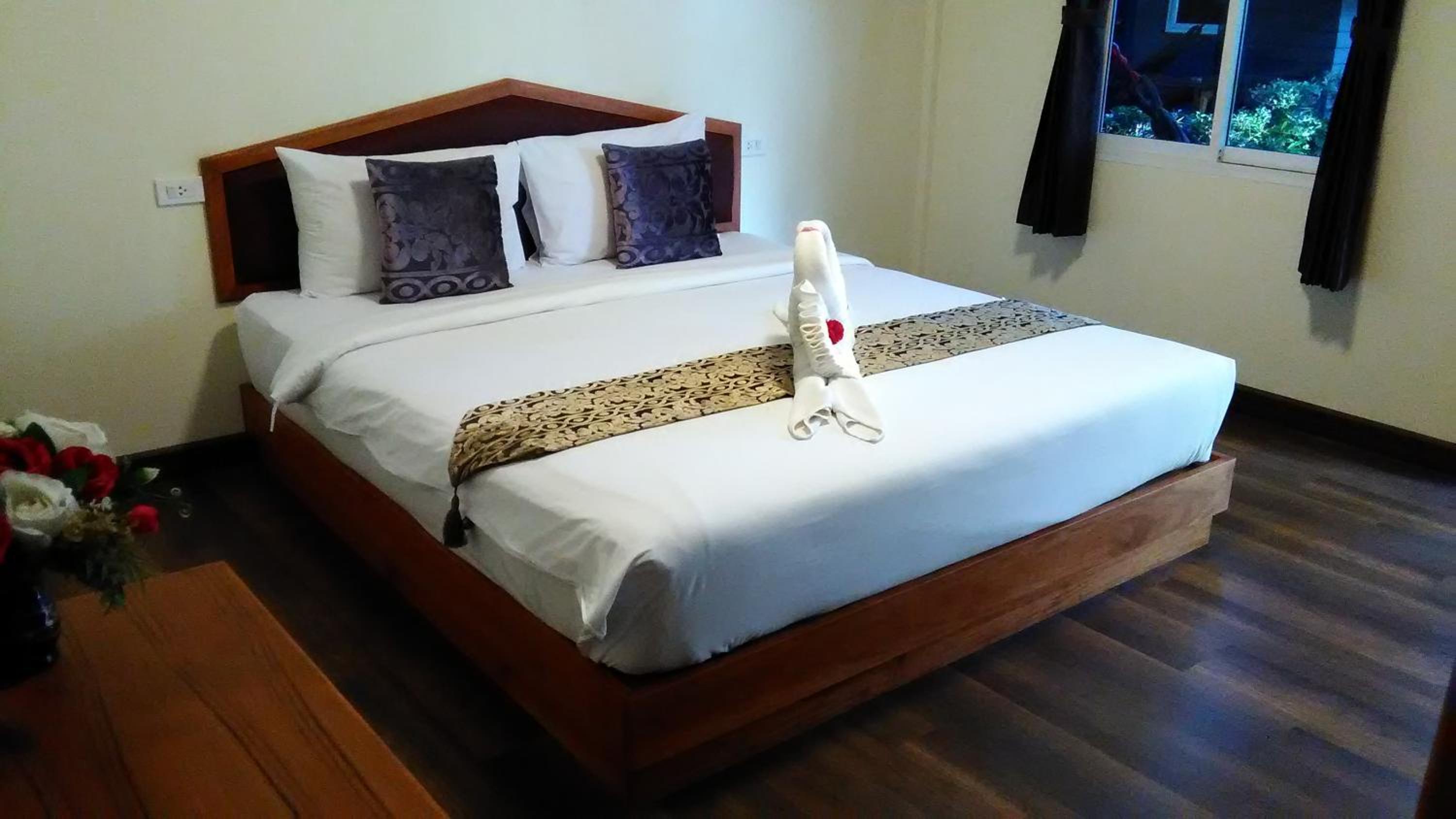 Bungalow Double Bed With Air Condition  - Photo 4