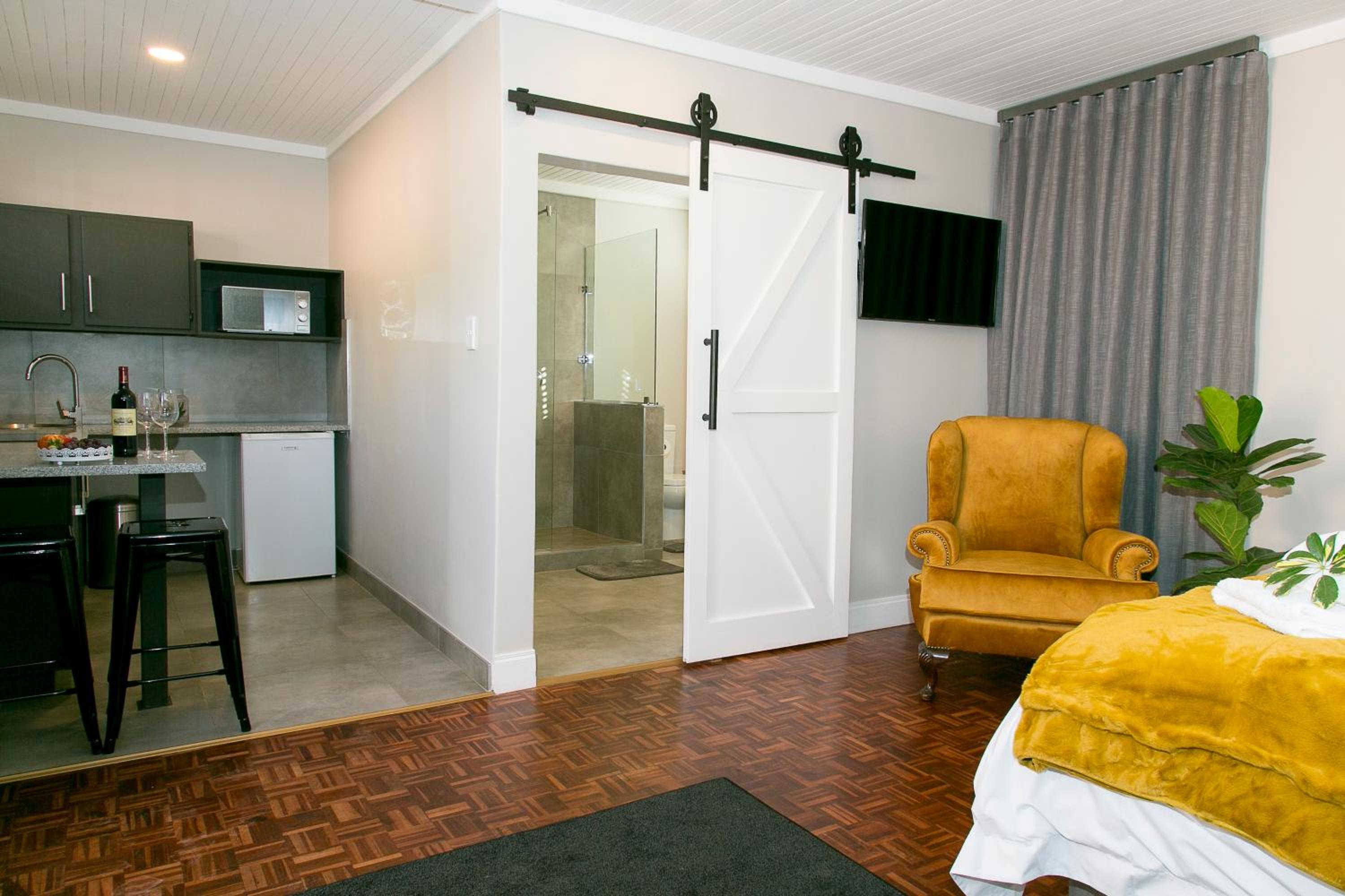 Executive Double Room - Photo 12