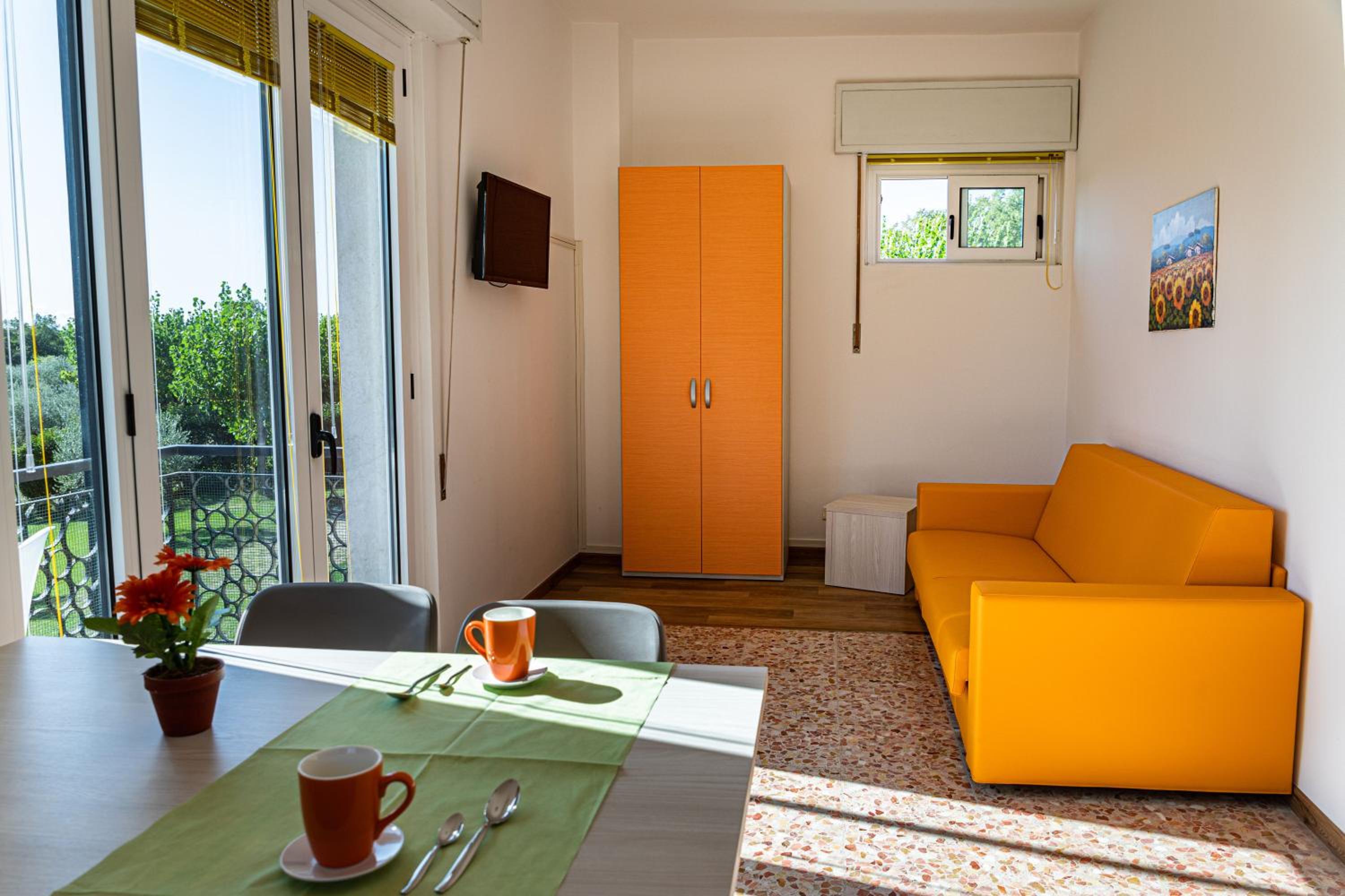One-Bedroom Apartment photo 1