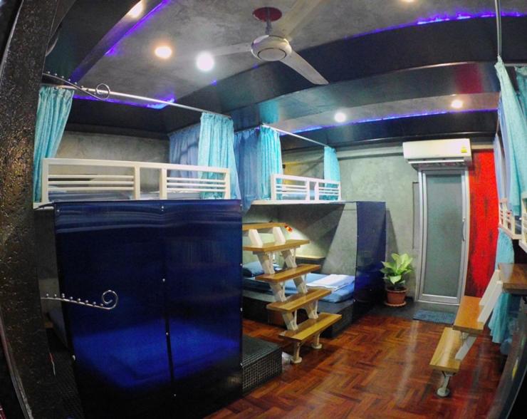 6-Bed Mixed Dormitory Room photo 1