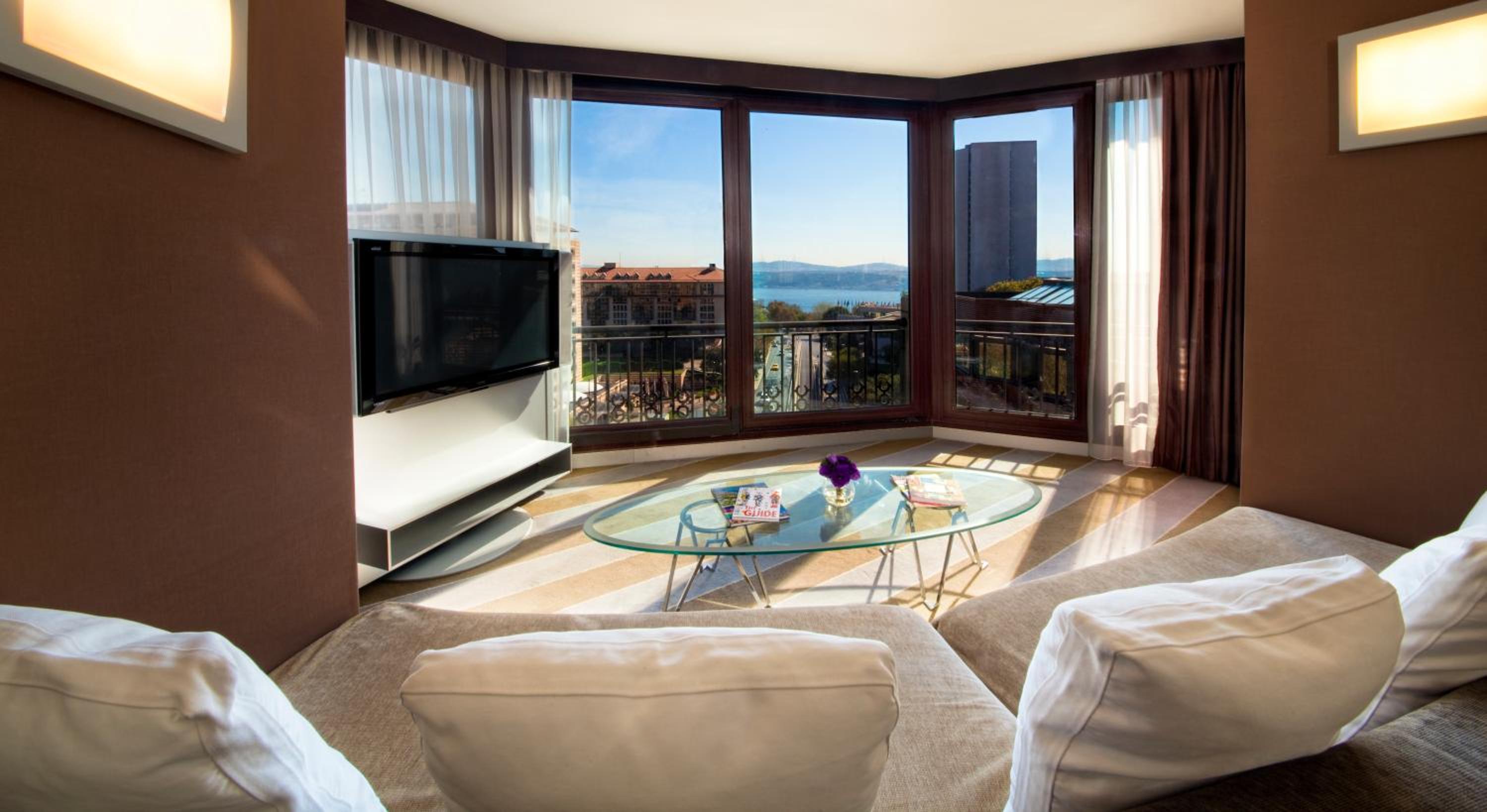 Executive Junior Suite with  Lounge Access