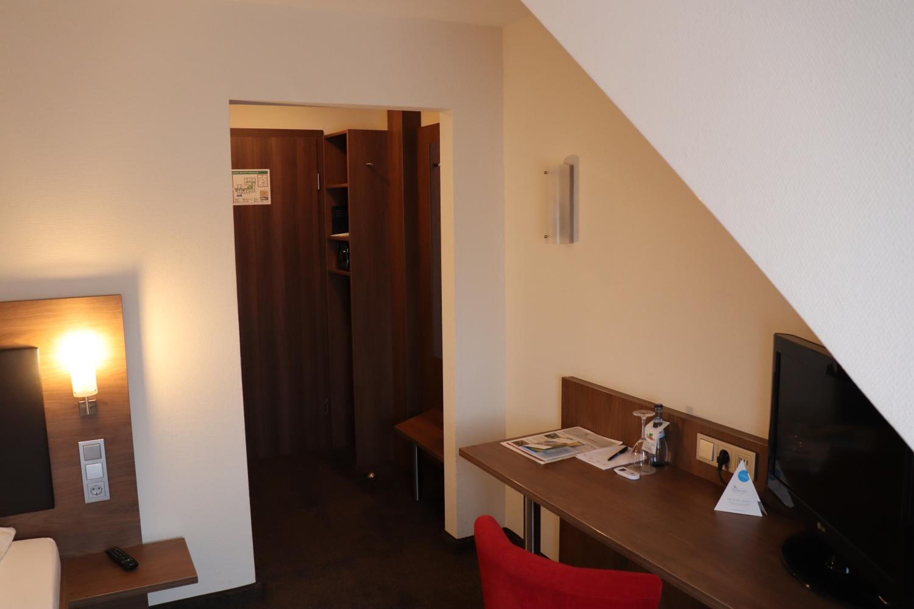 Economy Single Room