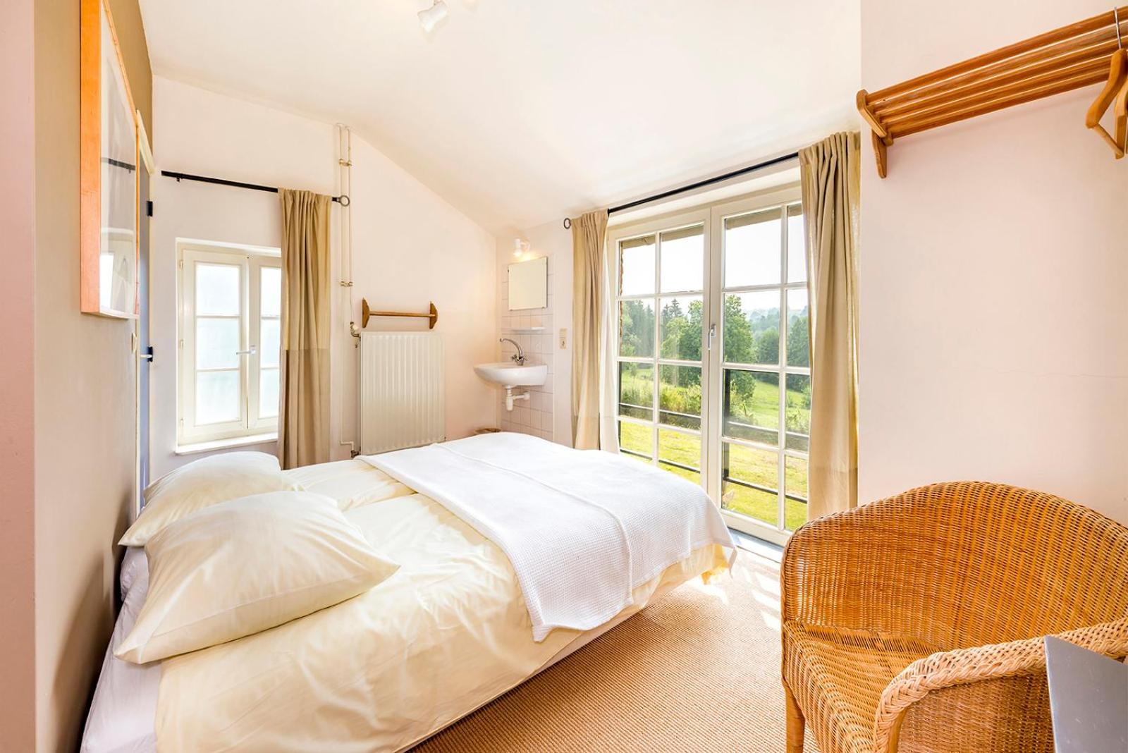 Eight-Bedroom House photo 1