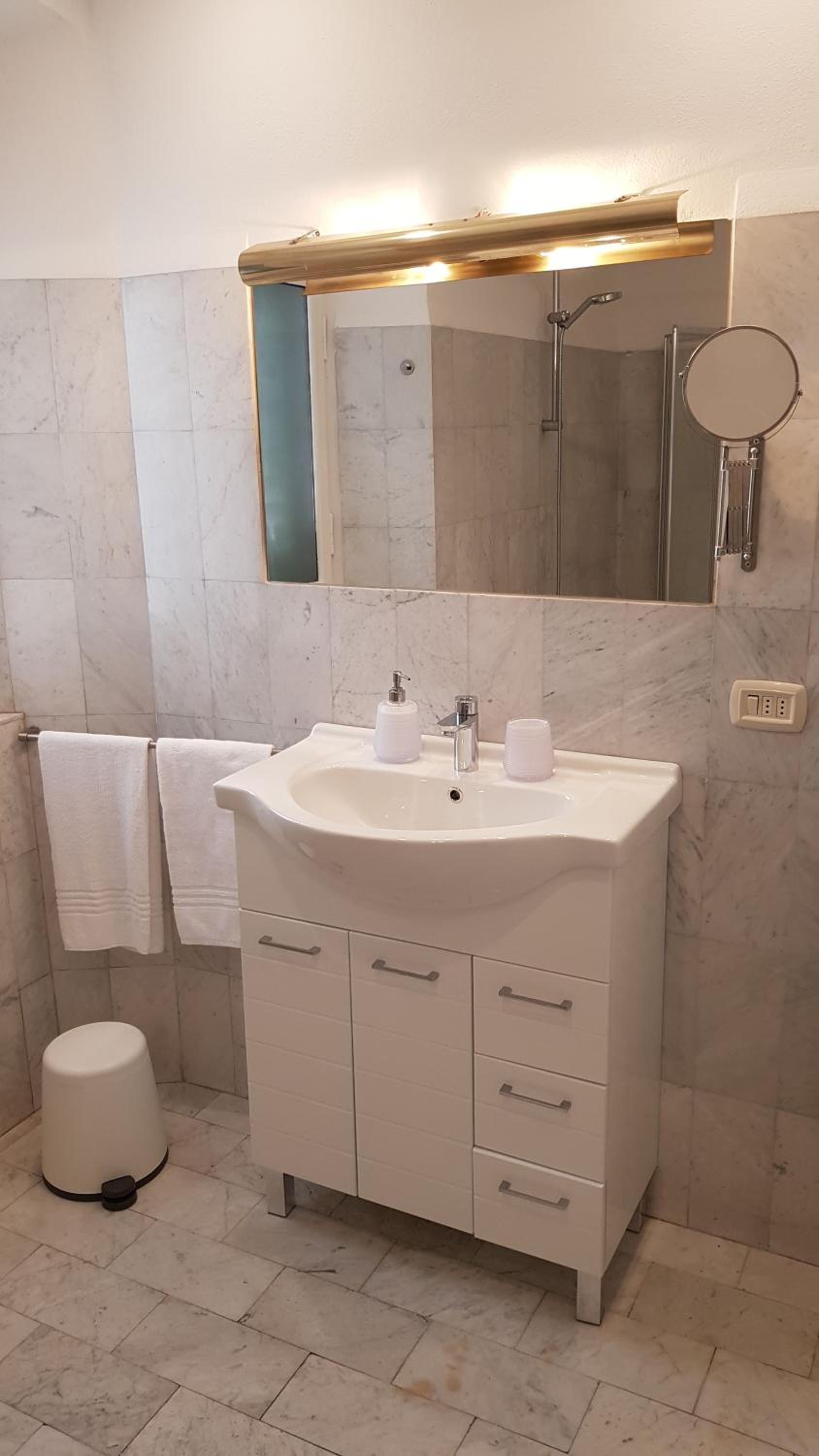 Two-Bedroom Suite - Photo 2