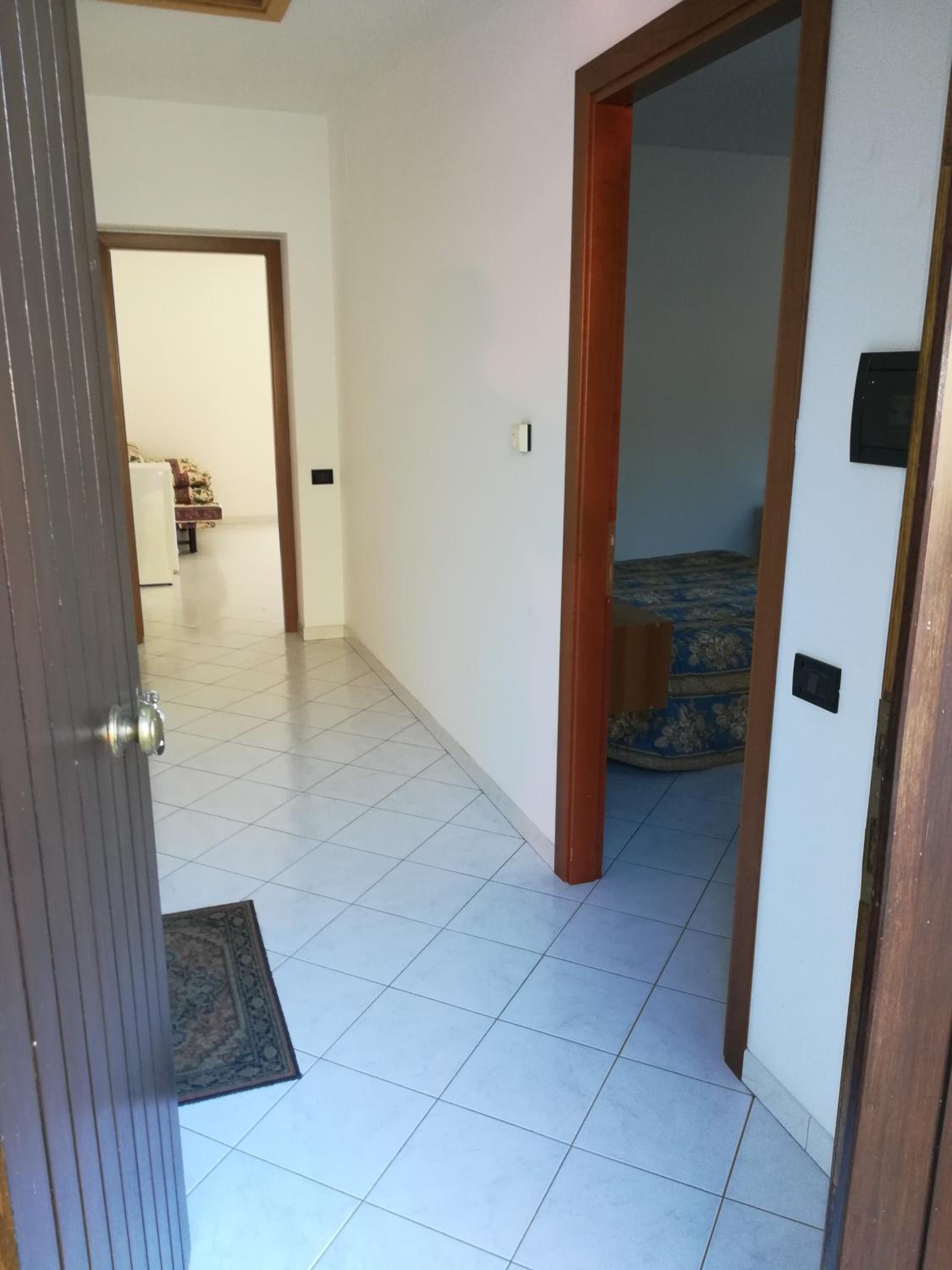 Double Room with Private Bathroom - Photo 18