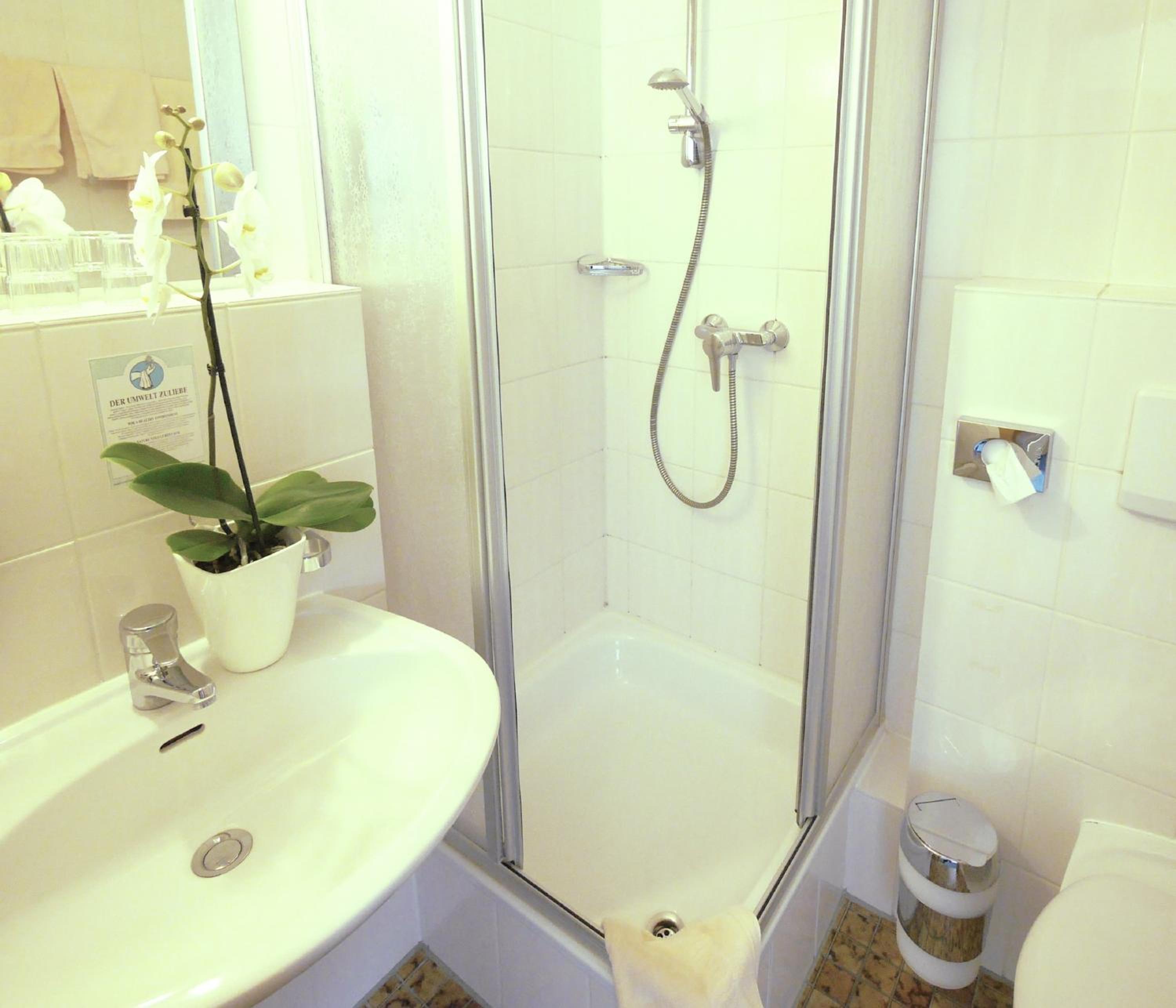Standard Double Room - Photo 2
