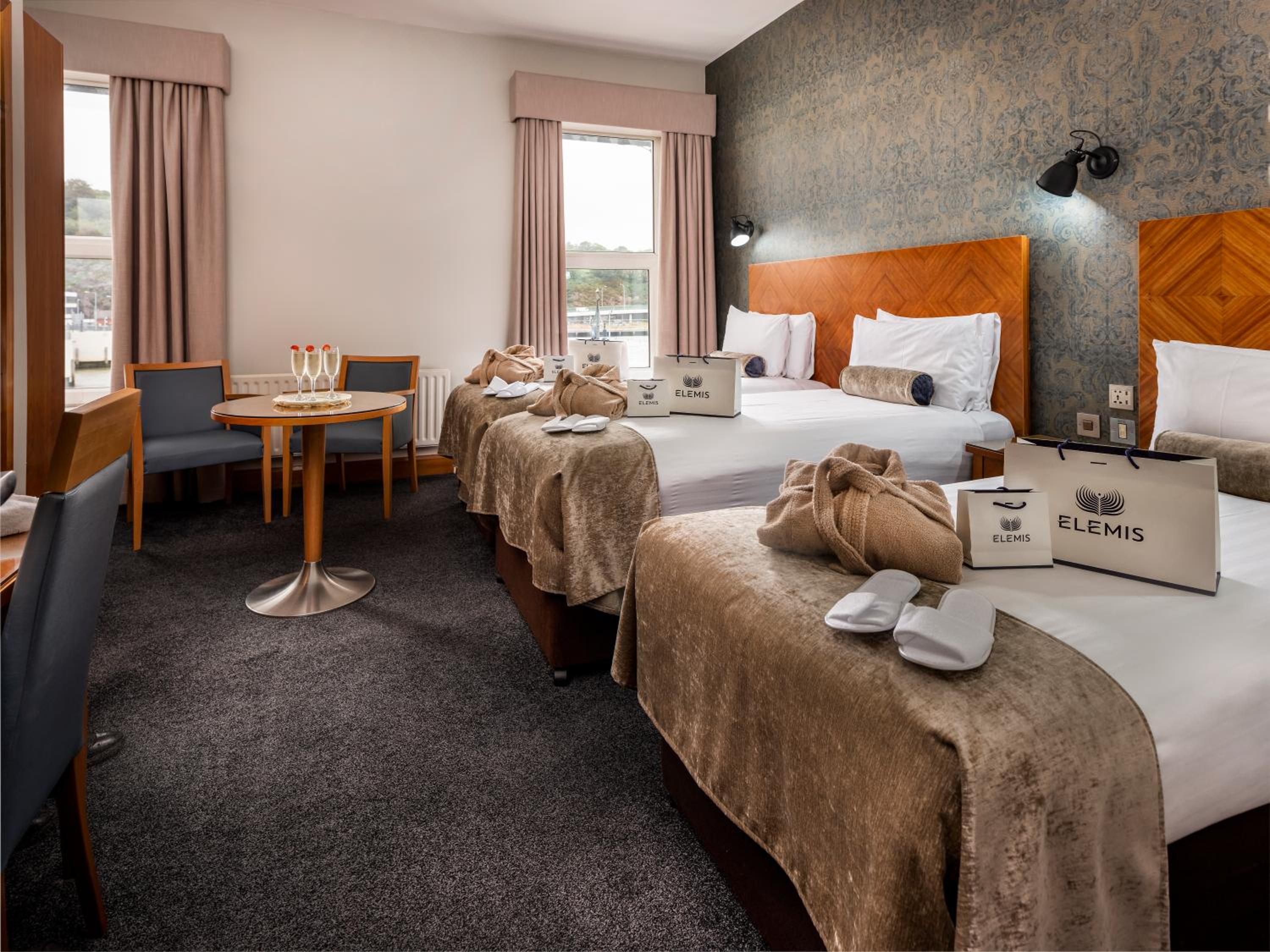 Twin Room - Photo 1
