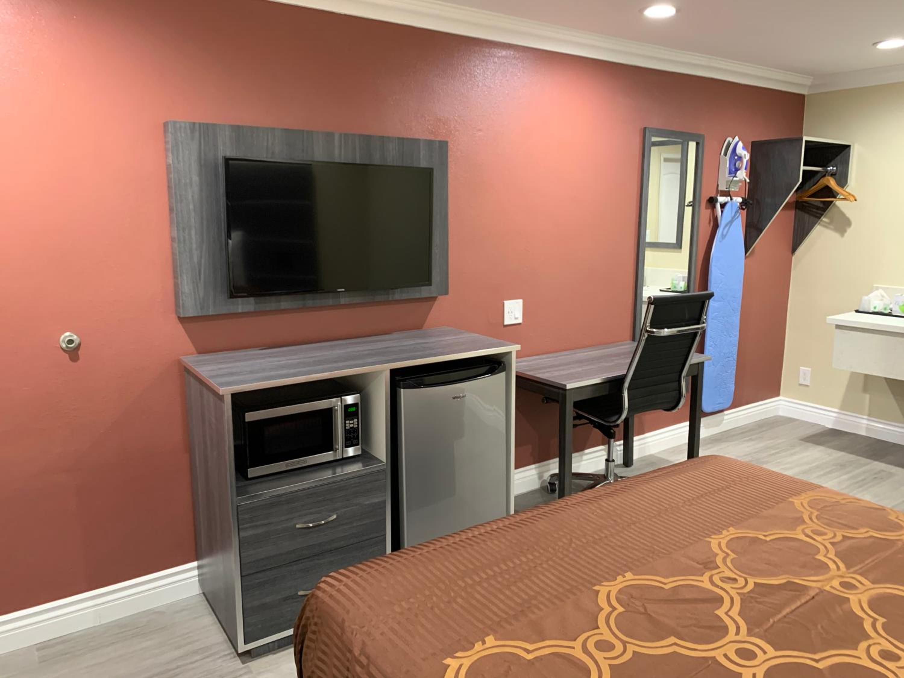 Deluxe Queen Room - Photo 2